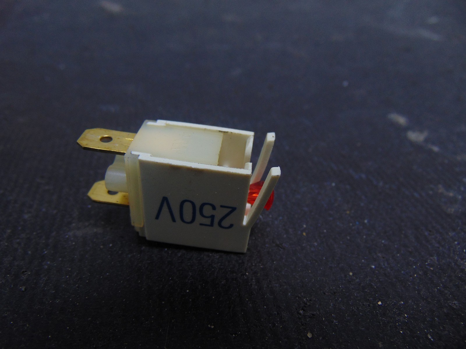 WB25X20005 GE Range JBS60DK1WW Pilot Indicator Light