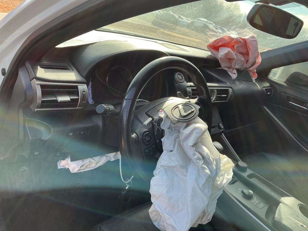 IS200T 2016 Glove Box 4925022
