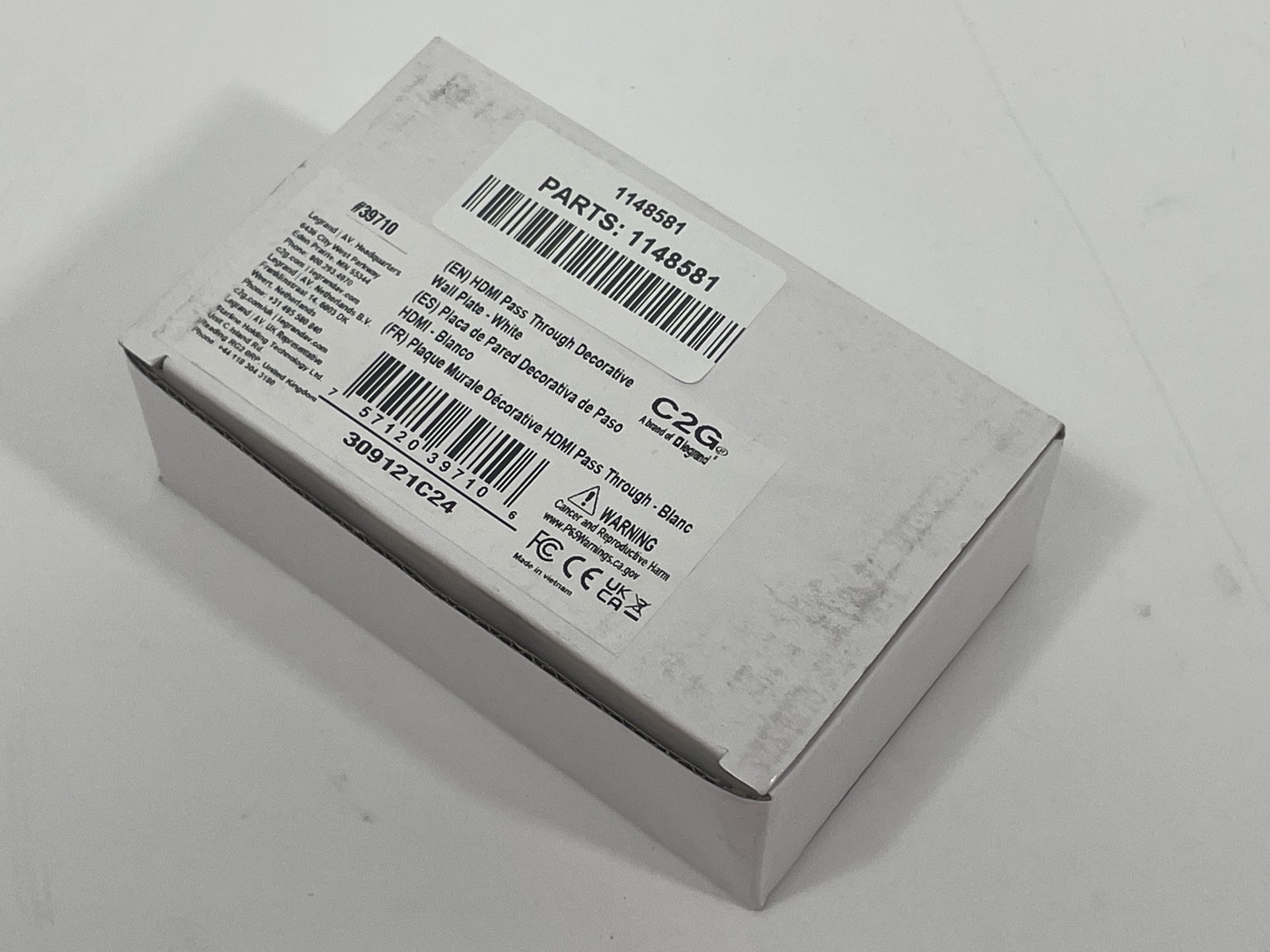 OPEN BOX C2G HDMI Pass Through Decorative Wall Plate 39710