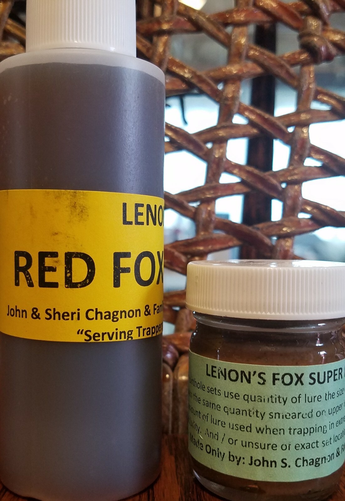 Lenon's Fox Trappers Special 1 oz Fox Super Range All Call & 4 oz Red Fox Urine