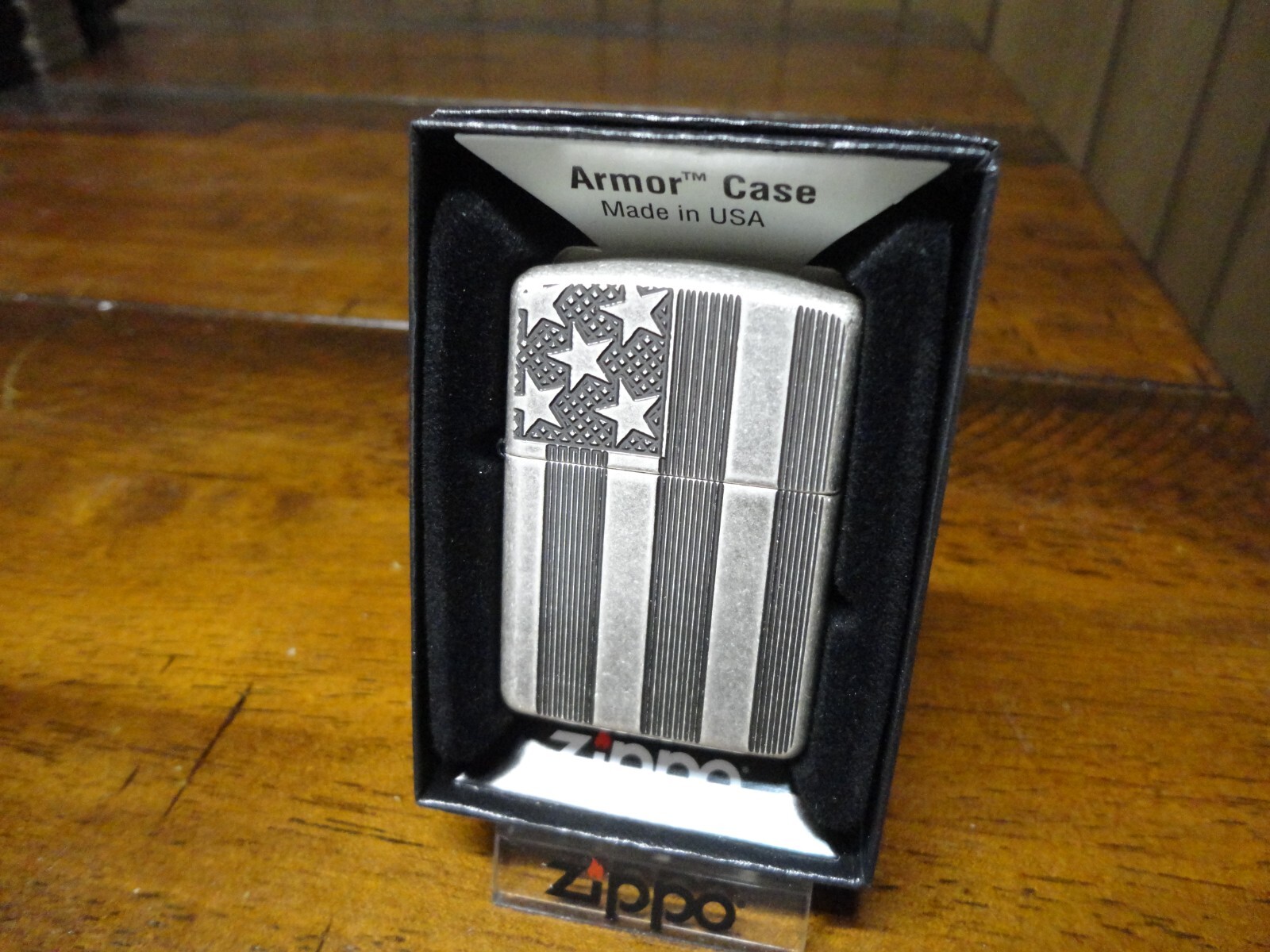 AMERICAN FLAG ANTIQUE SILVER PLATE ARMOR ZIPPO LIGHTER MINT IN BOX