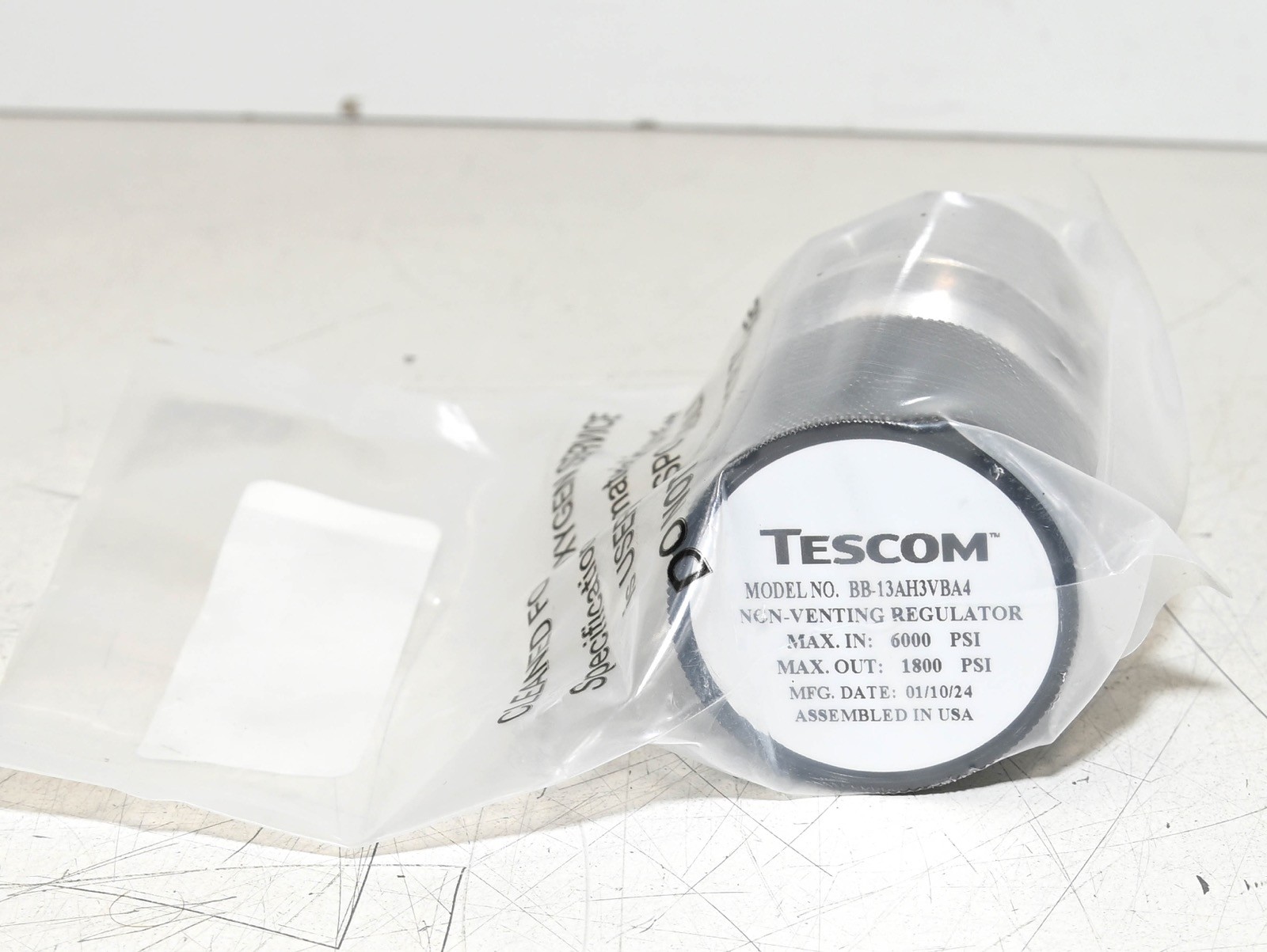 TESCOM BB-13AH3VBA4 NON-VENTING Regulator 6000 psi/1800 psi
