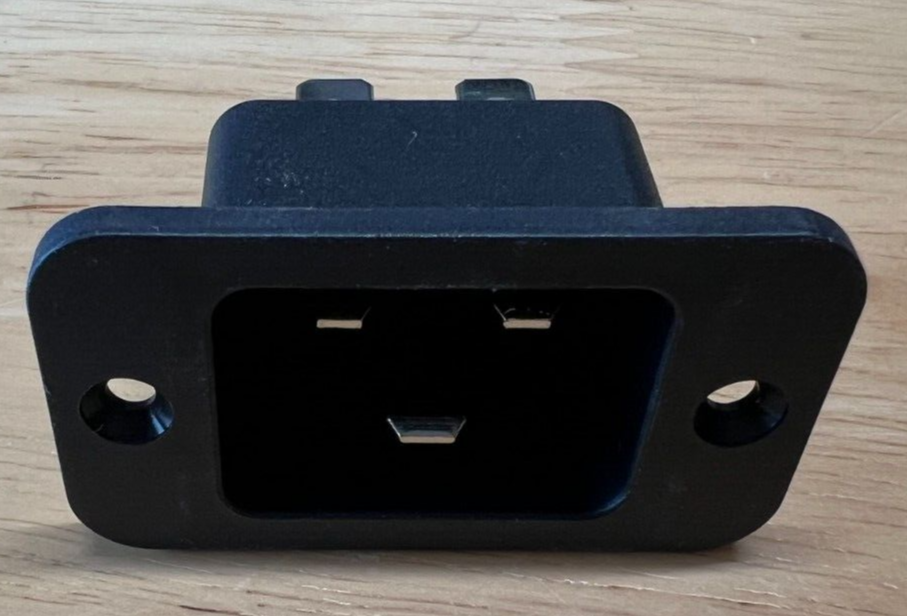 IeC C-20 AC SOCKET INLET Max 250VAC @ 20A
