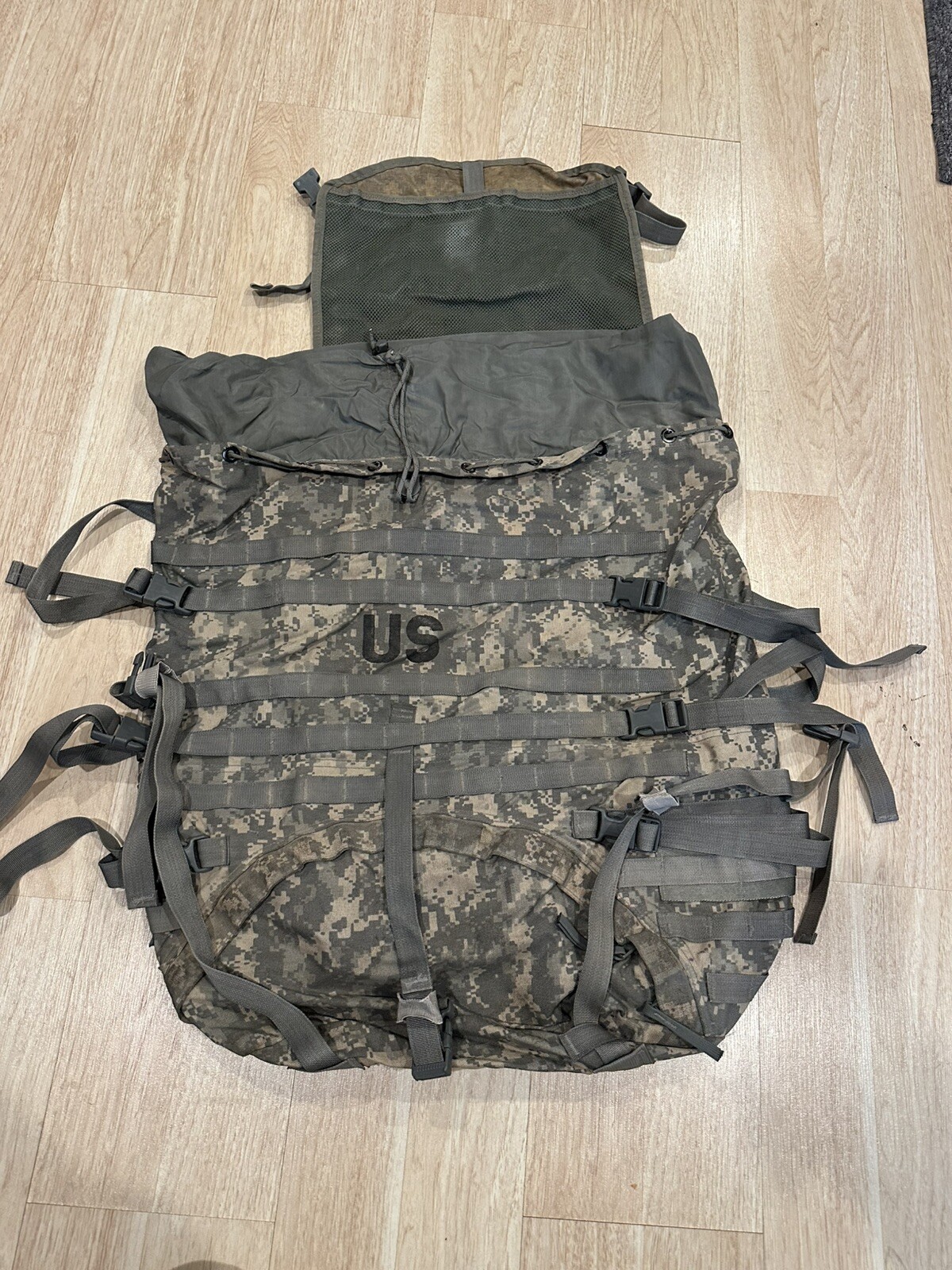 B US Army Molle II Large Rucksack Bag Only No Frame Pouches Shoulder Straps Belt