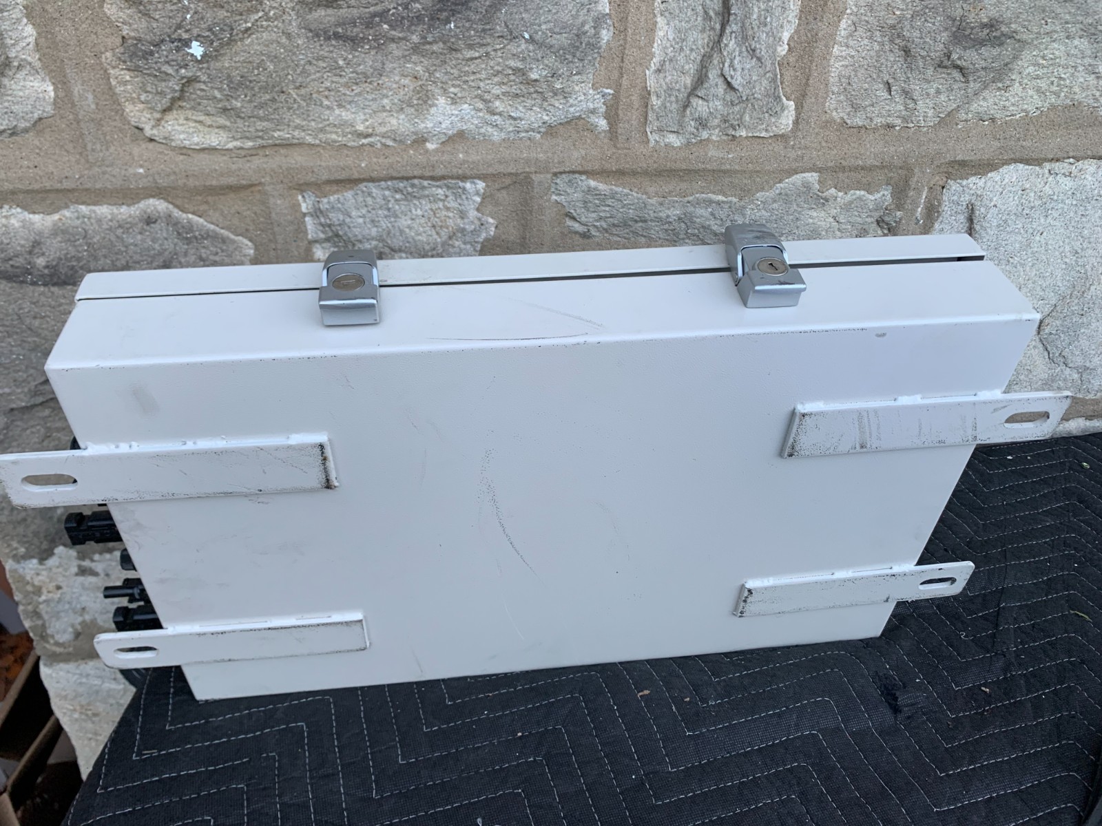 Triton Solar Battery Pack Storage Case Back Up Inverter Device UNTESTED AS IS