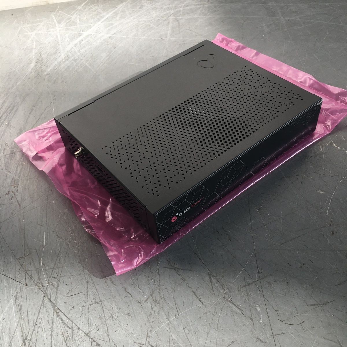 Check Point SW Technologies V91W Commercial Grade Security Gateway 🔥New🔥