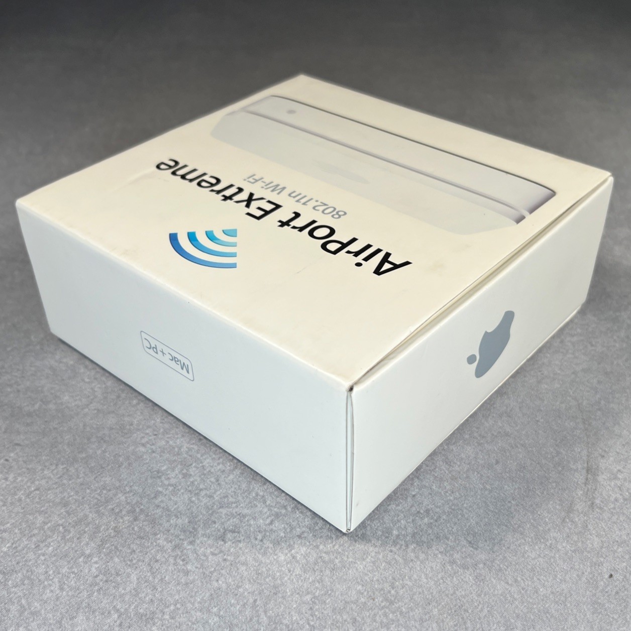 Apple Router (MD031LLA) Used -Good