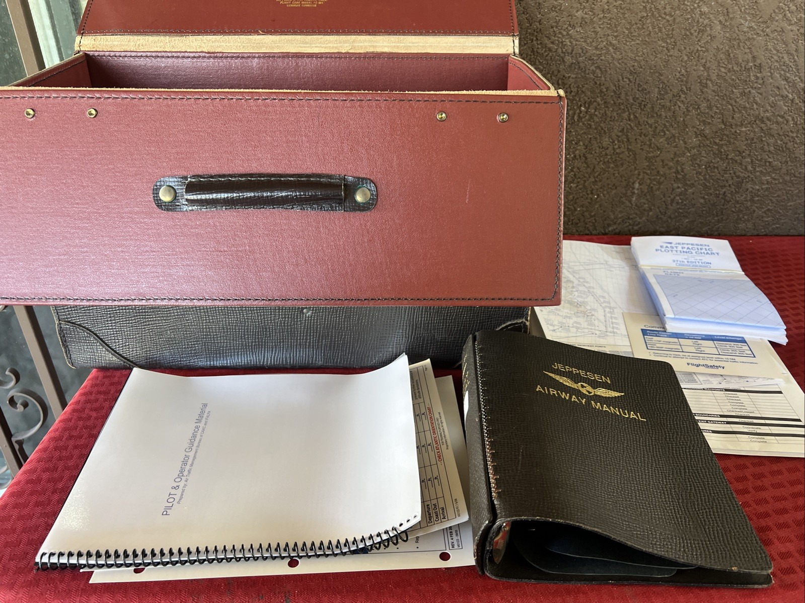 Vintage Jeppesen Pilot's Leather Flight Case FC-104 & Extras