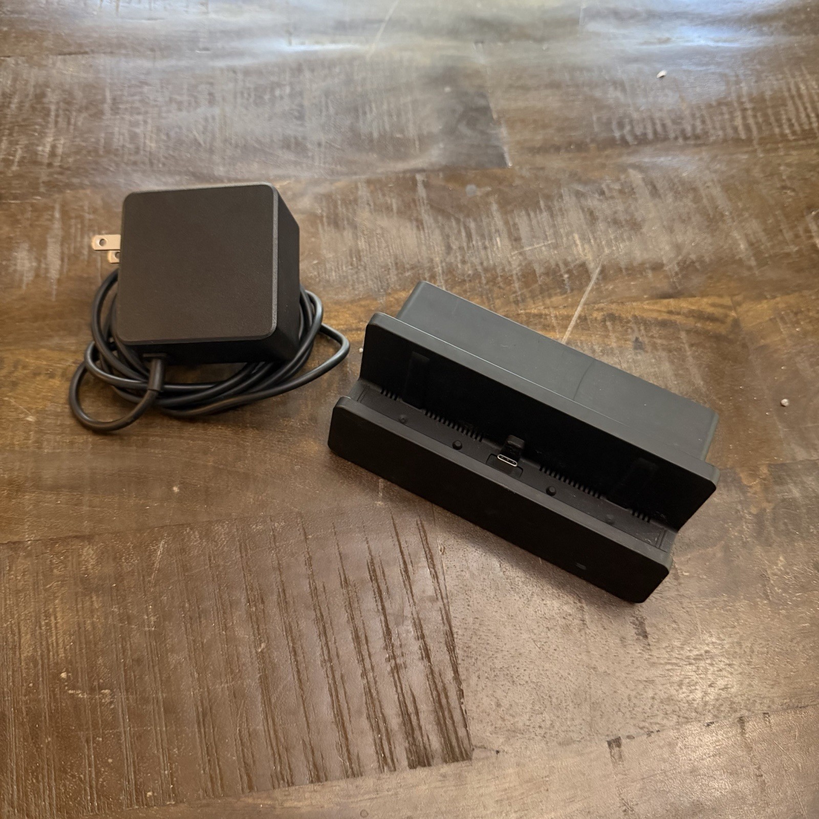 Insignia Travel Dock Charging Base for Nintendo Switch,Lightly Used NS-GNSTD19-C