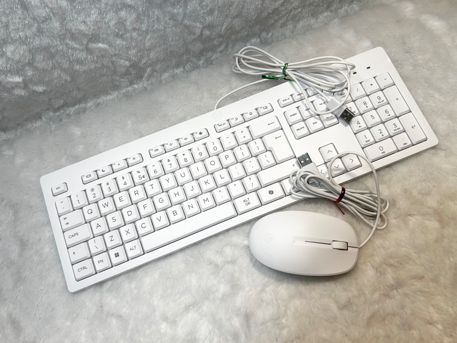 HP WHITE SOFT TOUCH WIRED KEYBOARD W/ 100 KEY & WHITE WIRED MOUSE