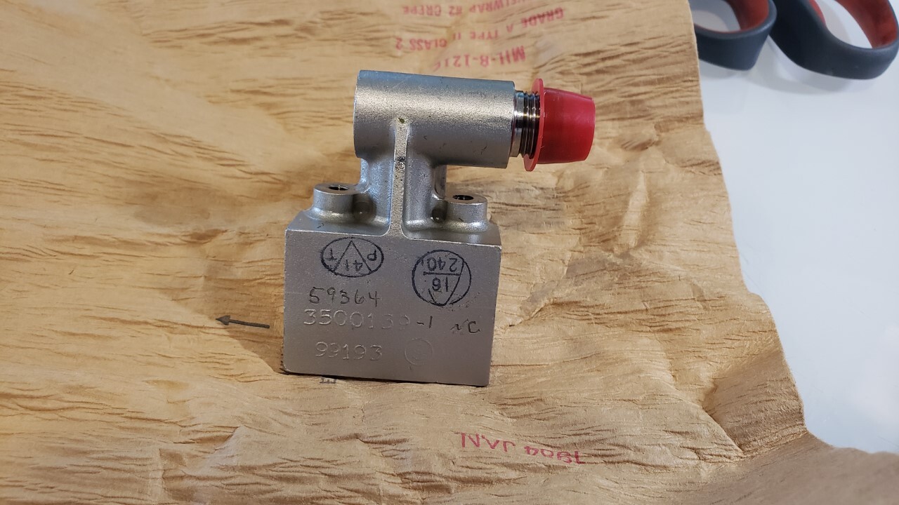 HONEYWELL HOUSING ASSEMBLY 3500139-1 1650-01-047-1237 A-6A ACFT