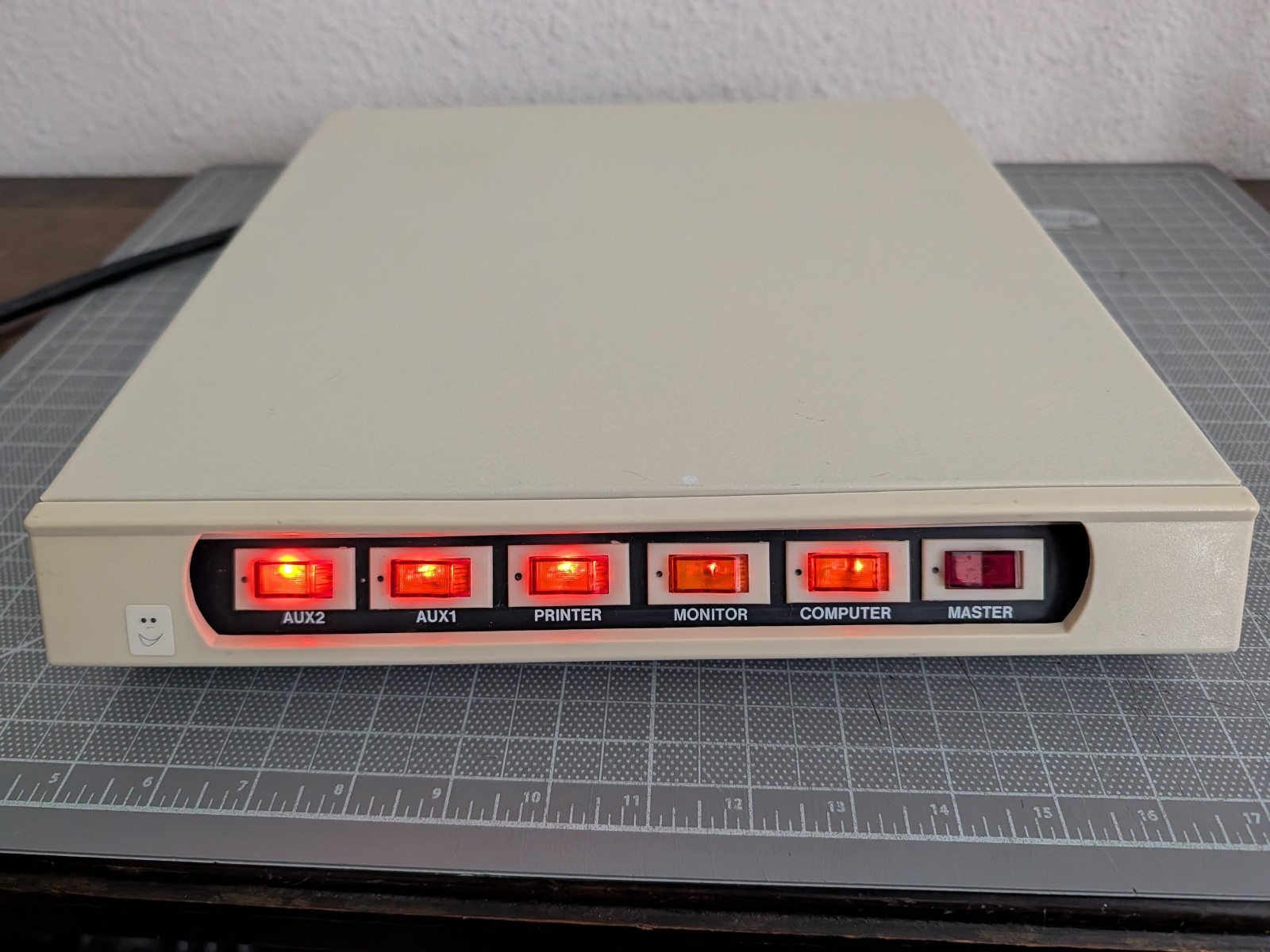 Vintage Computer Power Controller Surge Protector Power Supervisor Model MT-767