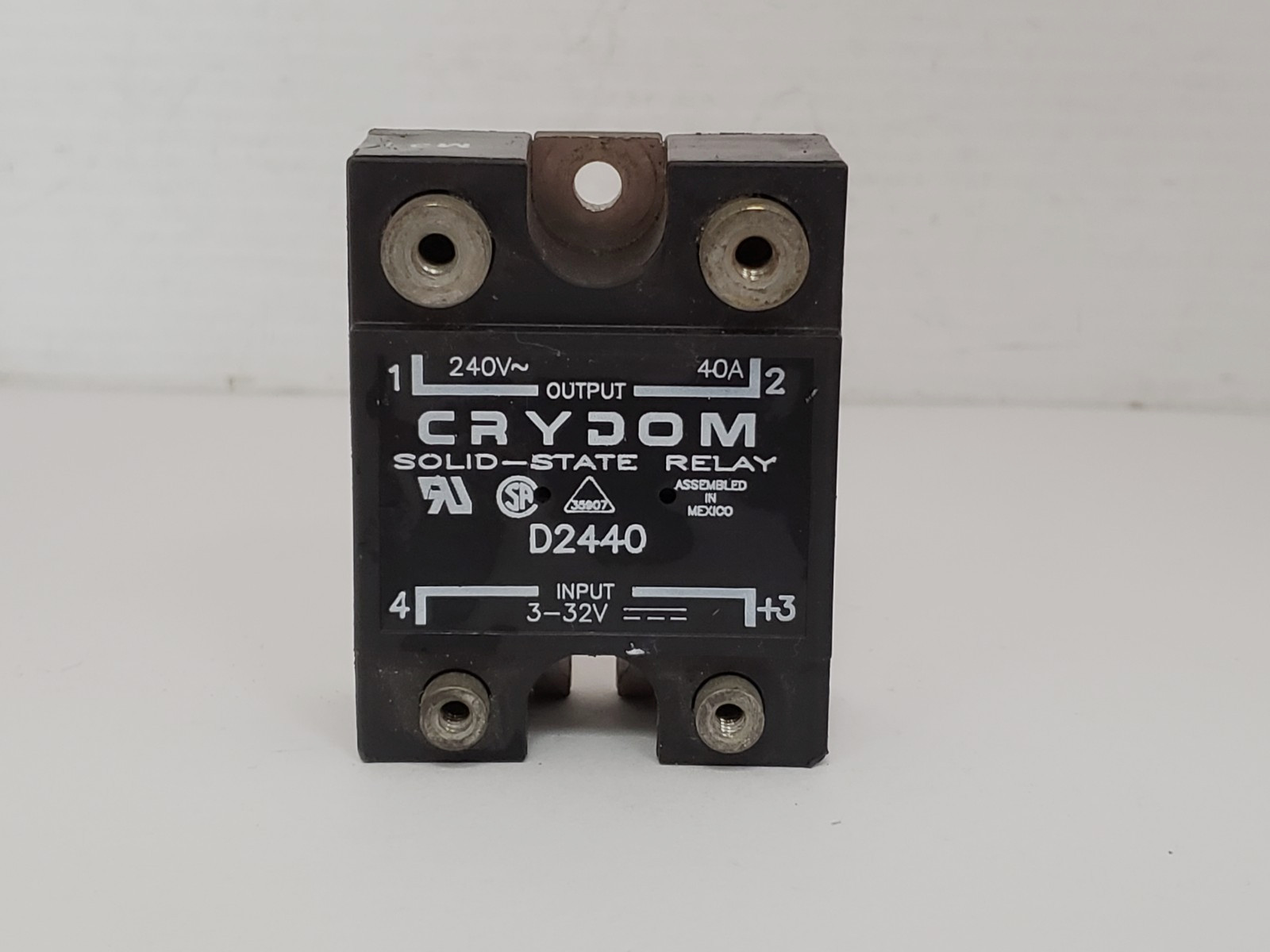 CRYDOM D2440 SOLID STATE RELAY 40A 240VAC 3-32V
