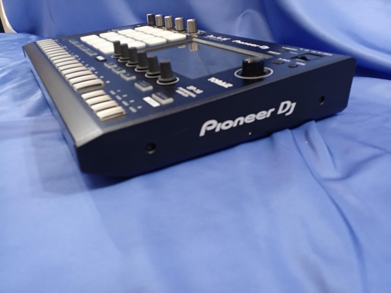 Pioneer TORAIZ SP-16 MIDI Sequencer Drum Machine