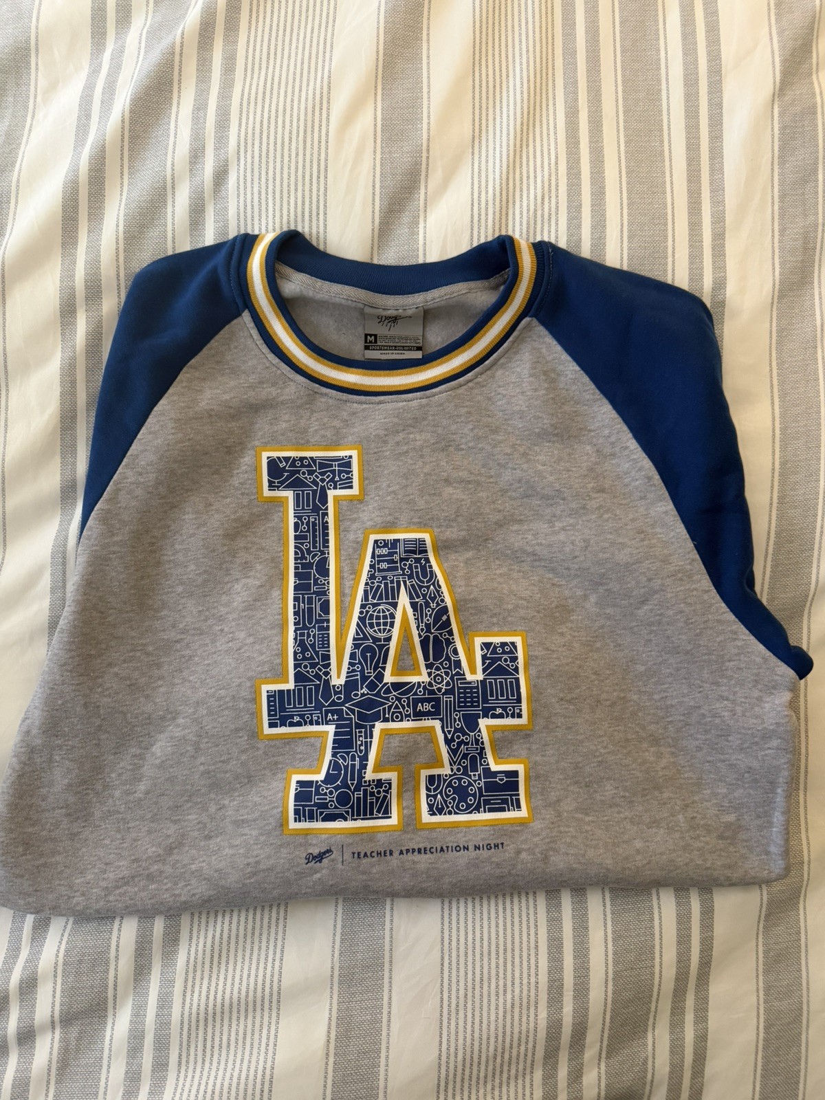 Dodgers Sweater Teacher Appreciation Night 4/11/26 Crewneck Sweatshirt Size M