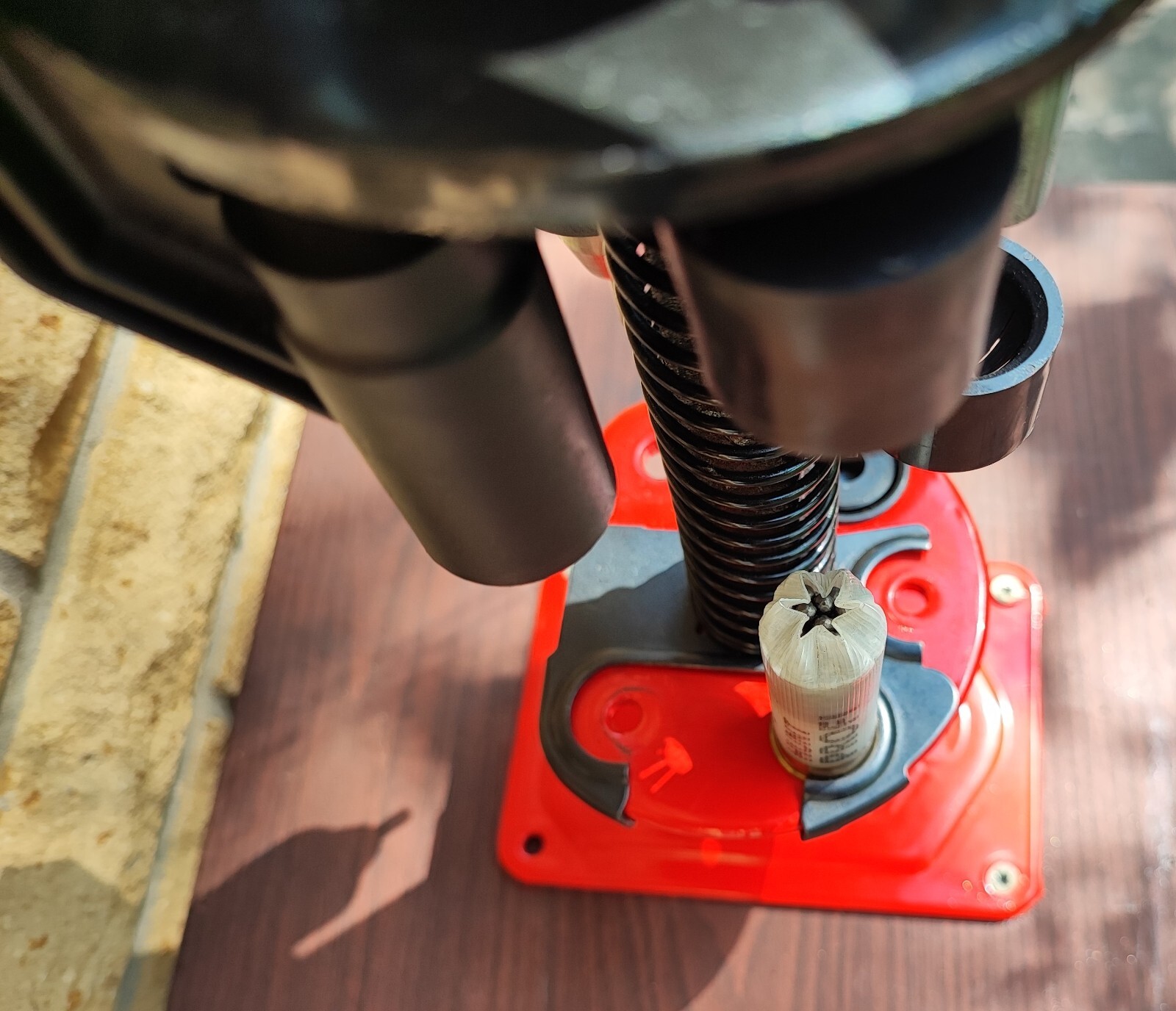 Intermediate shaping tool steel with bolt