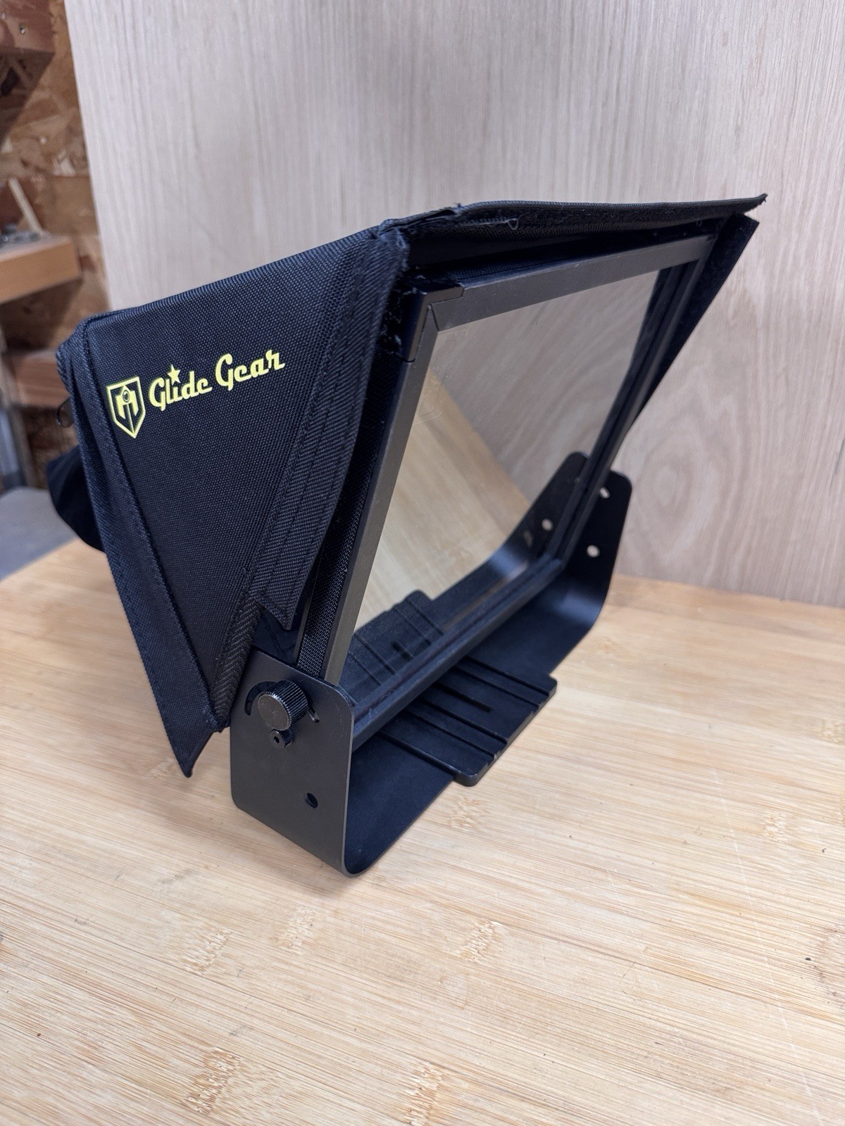 Glide Gear TMP100 Adjustable iPad/ Tablet/ Smartphone Teleprompter Opened Box