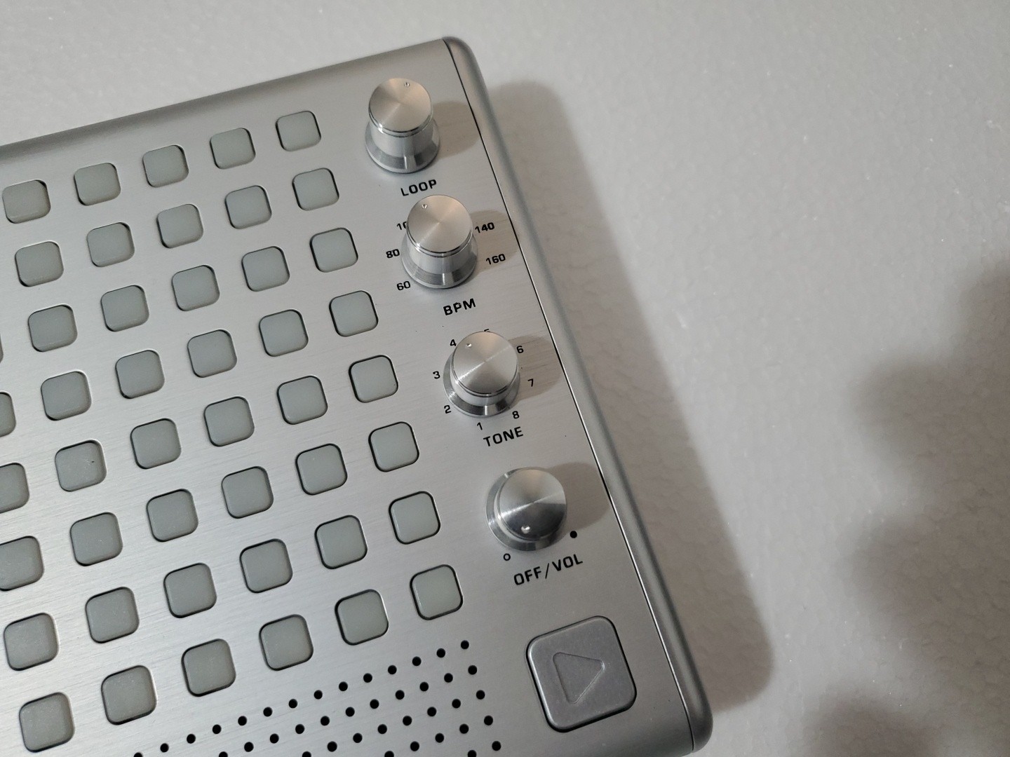 Thinkgeek Bliptronic 5000 Matrix Synthesizer Techno Beat Rhythm Audio Machine