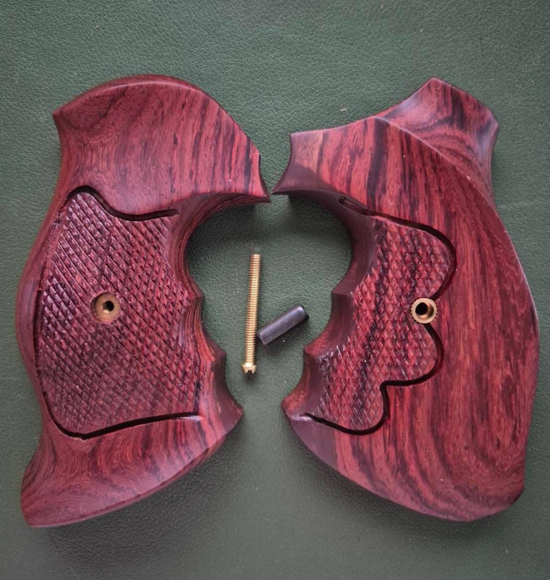 Colt grips fit New Colt King Cobra (2017,2019- present)The New Colt Viper 2024