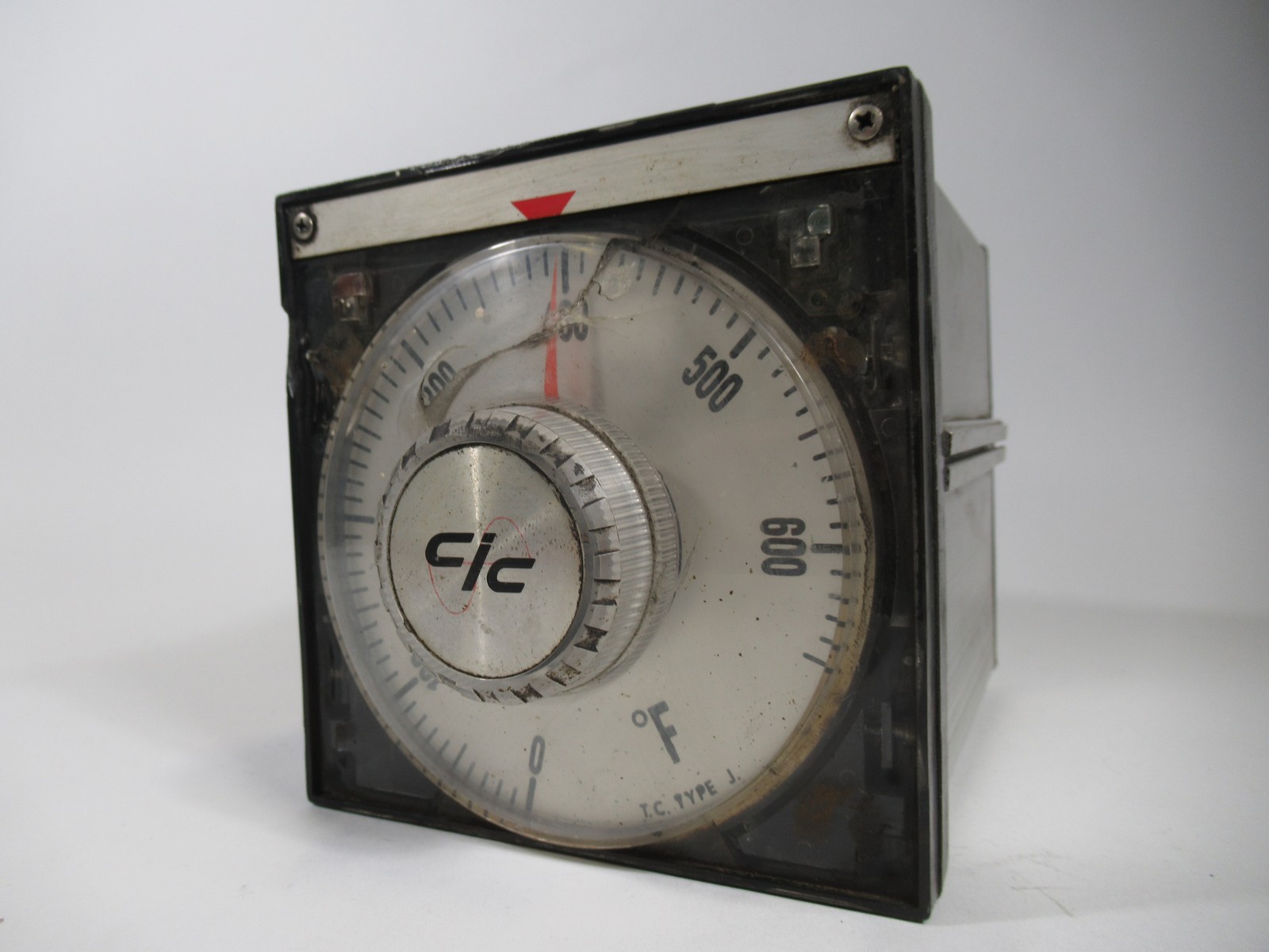 CIC AV-50PN-E Type J Analog Temperature Control 0-650F SHELF WEAR USED
