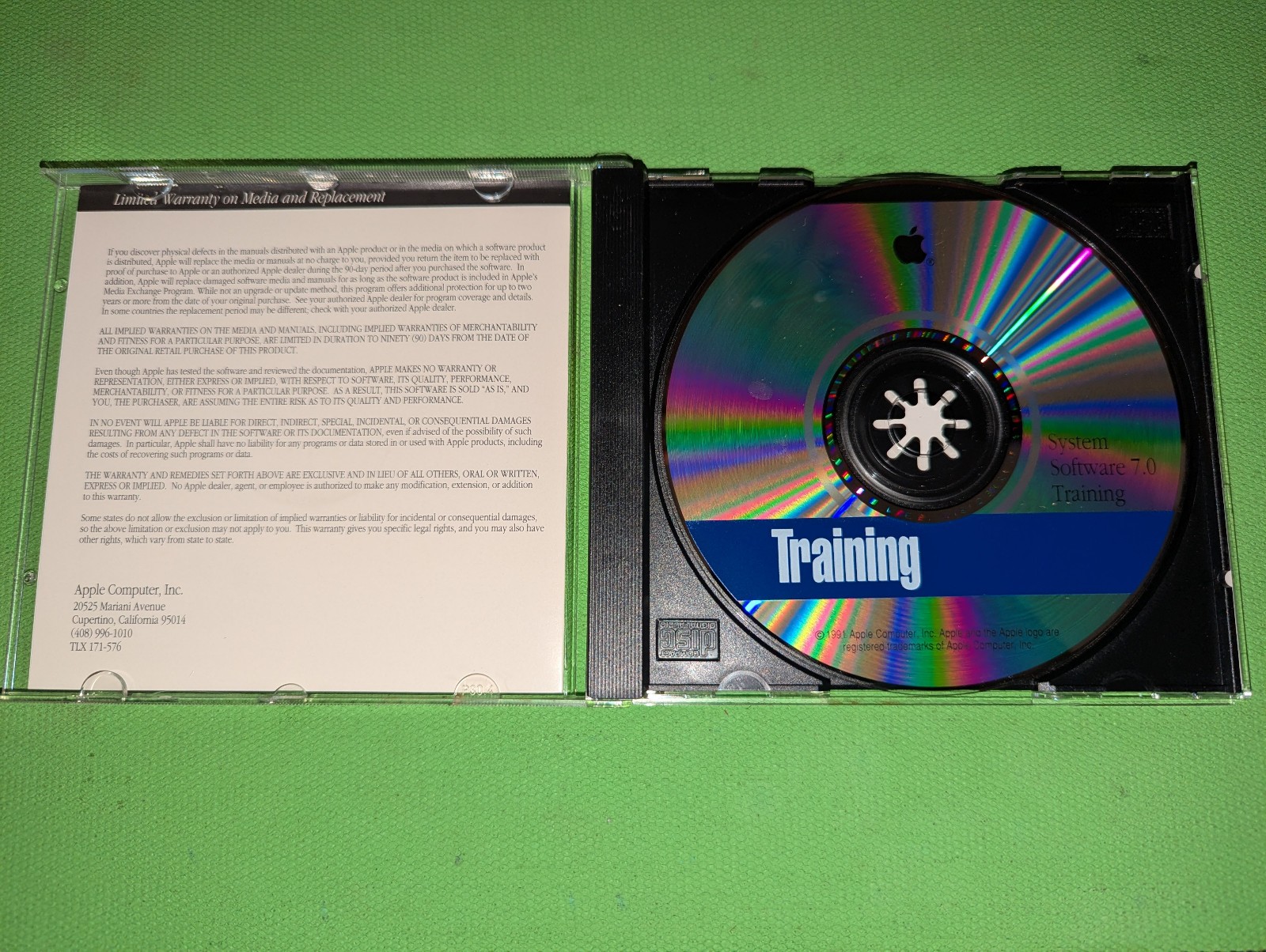 Apple Computer Training CD-ROM: System Software 7.0 - 1991