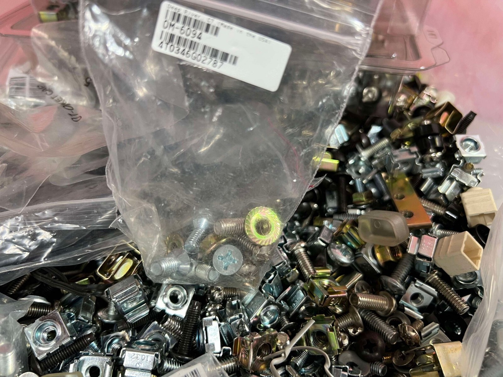 40 LB Rack Mount Screws and Cage Nuts for Rack Mount Server Cabinet
