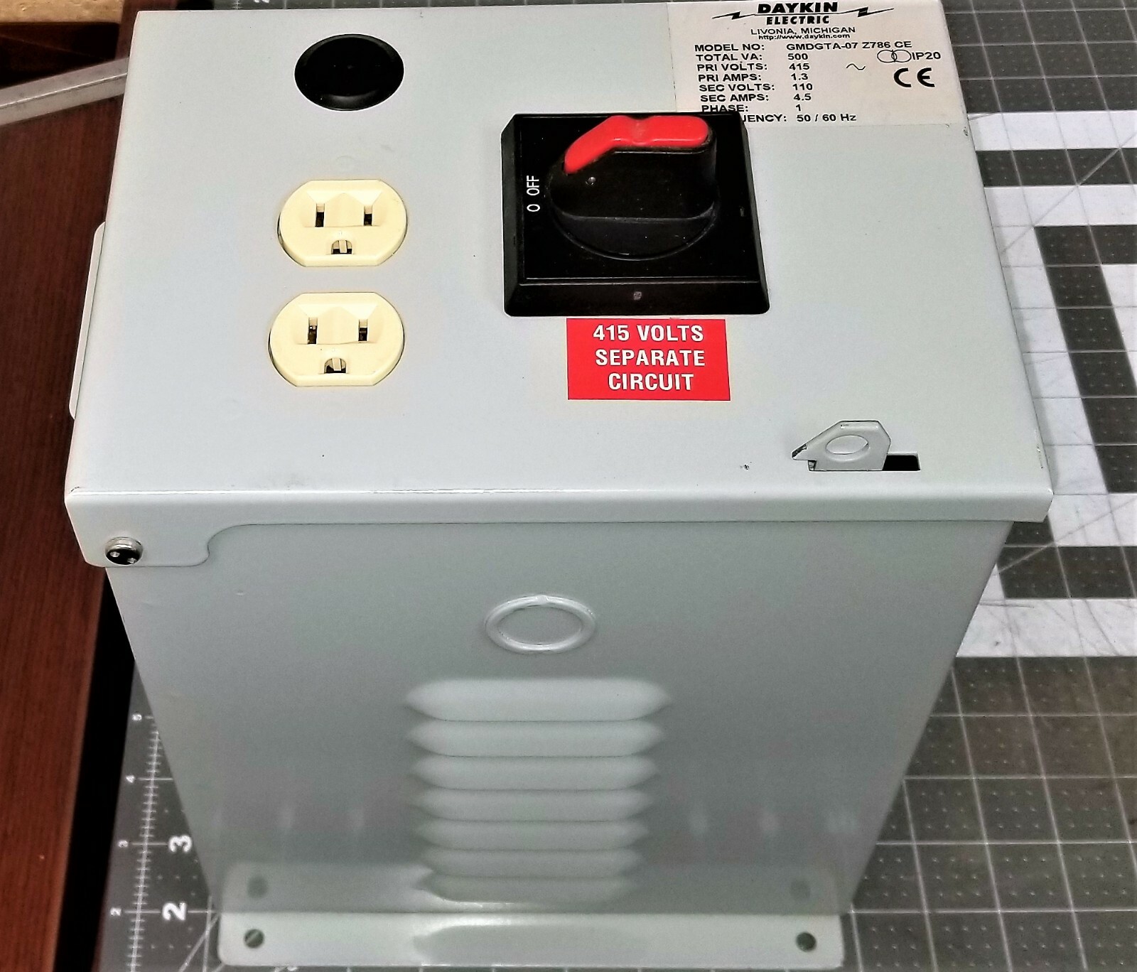 Daykin Transformer Disconnect Combination 500VA 415/115V 50/60 Hz [D3S3]