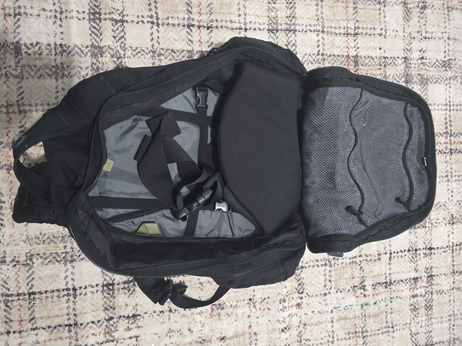 Camelbak Maximum Gear Hydration Pack Backpack Military Black