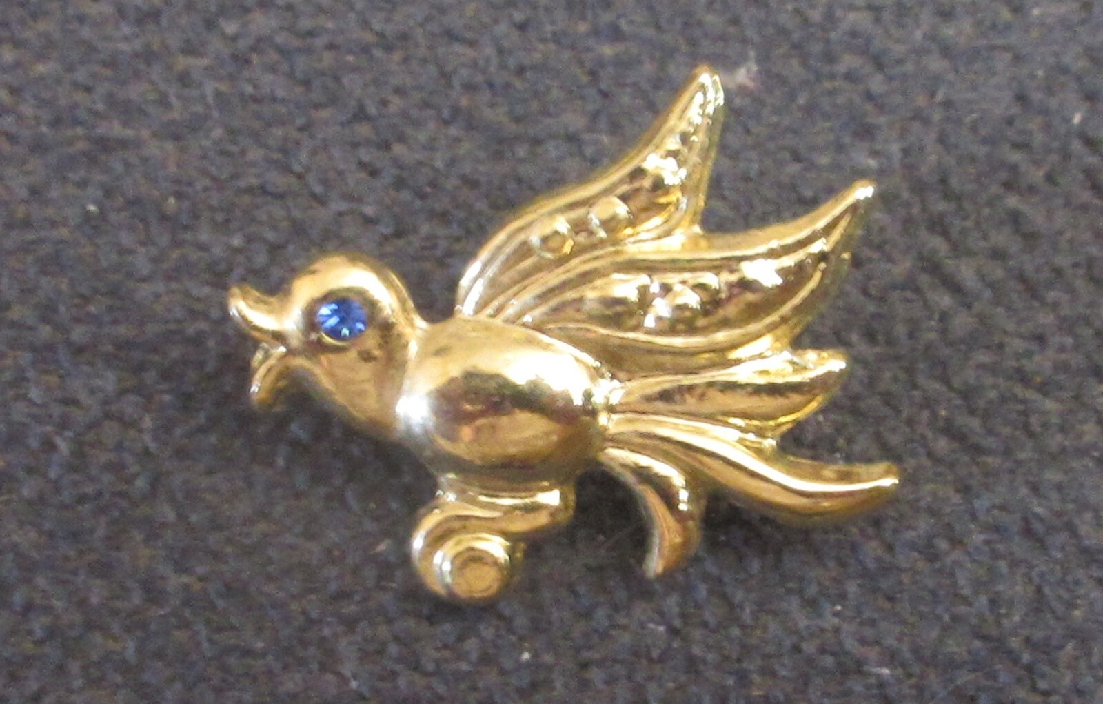 Bird Pin with Colored Eye - Small 1" wide