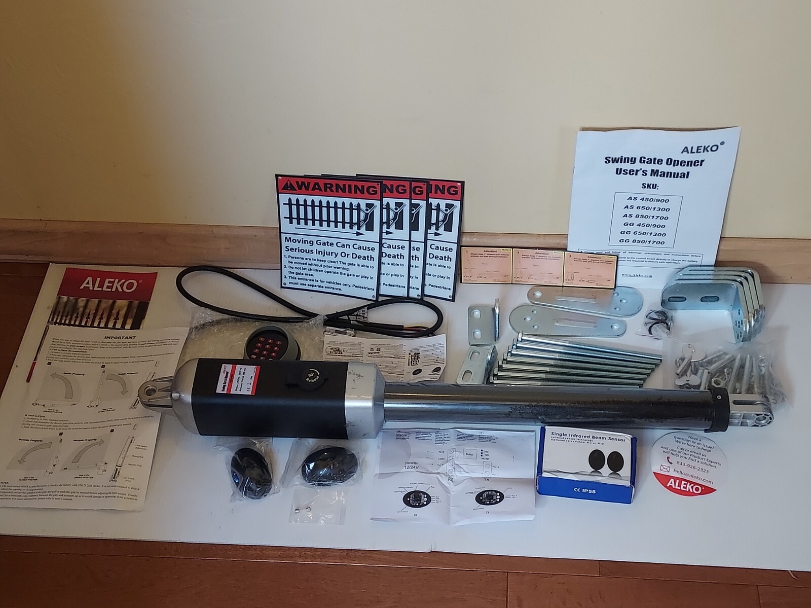 ALEKO Actuator For Swing Gate Opener GG900 ( and parts of kit) Open Box, NEW