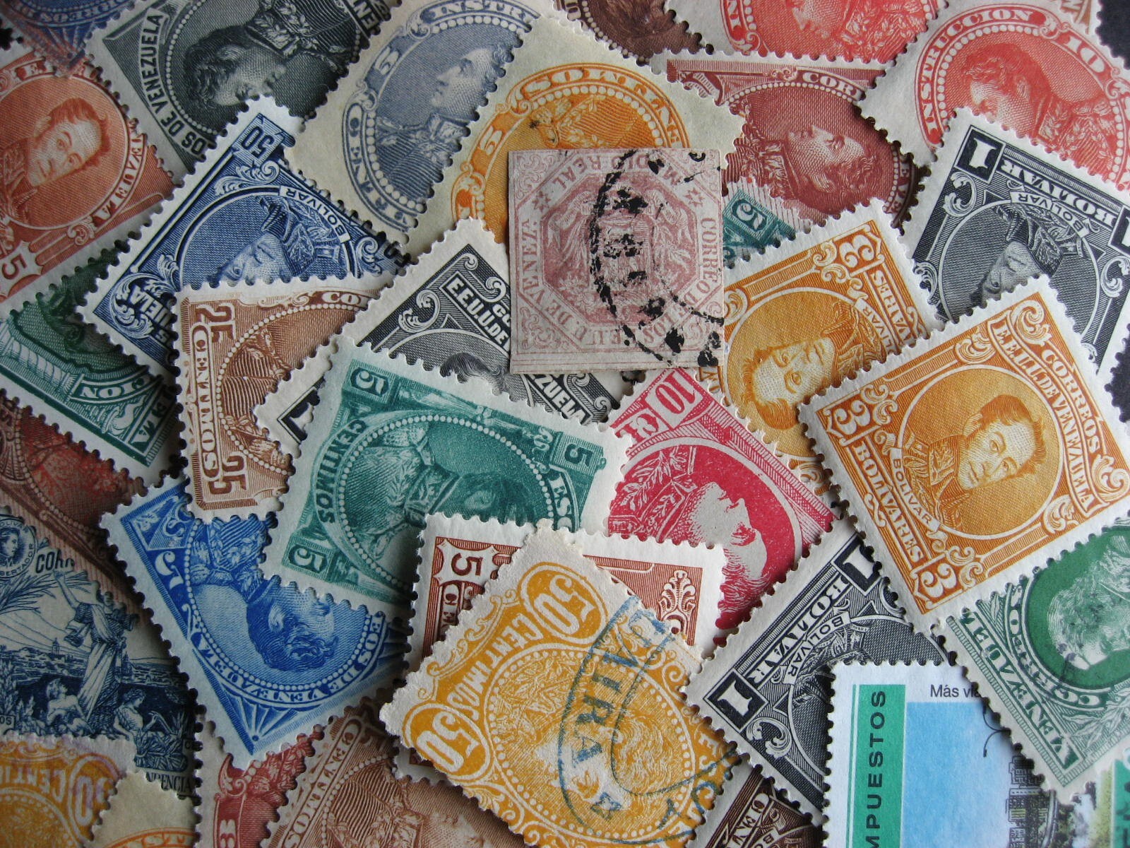 Venezuela scrap pile of 40, duplicates, mixed condition, what lurks?