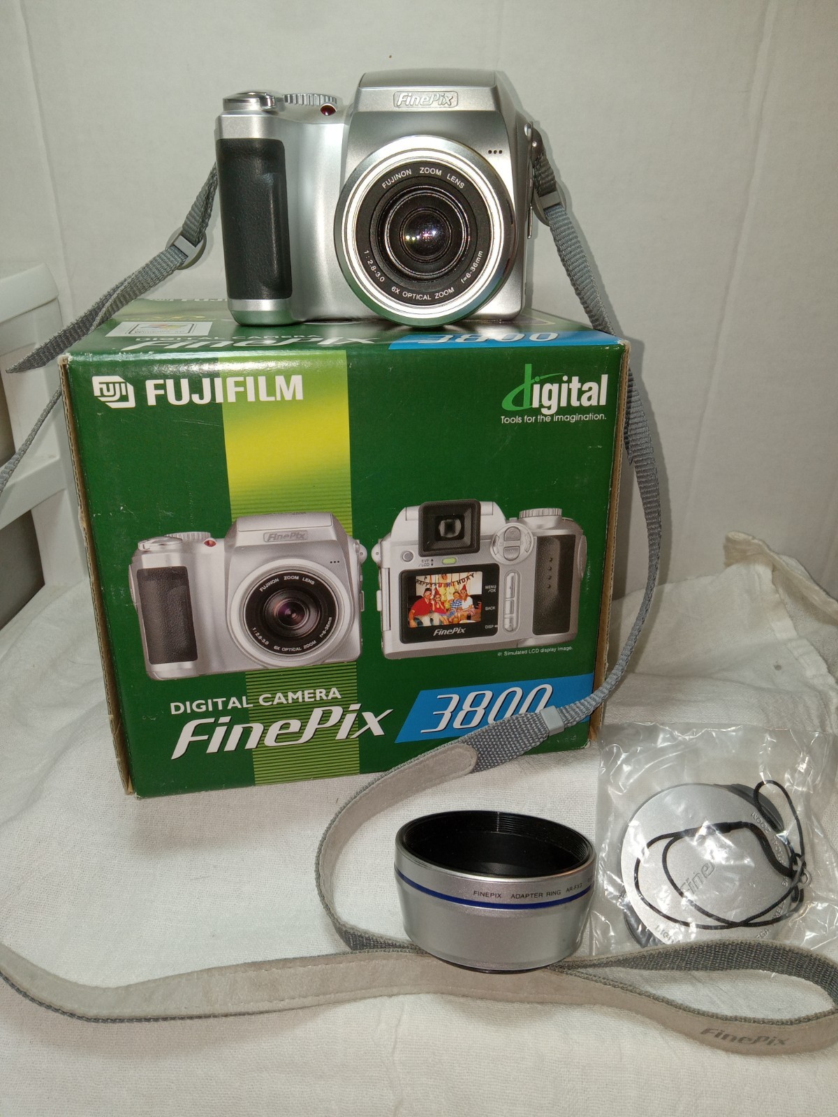 Fujifilm FinePix Silver 3800Digital Camera 1.8" LCD 3.2MP 6X Optical Zoom Works