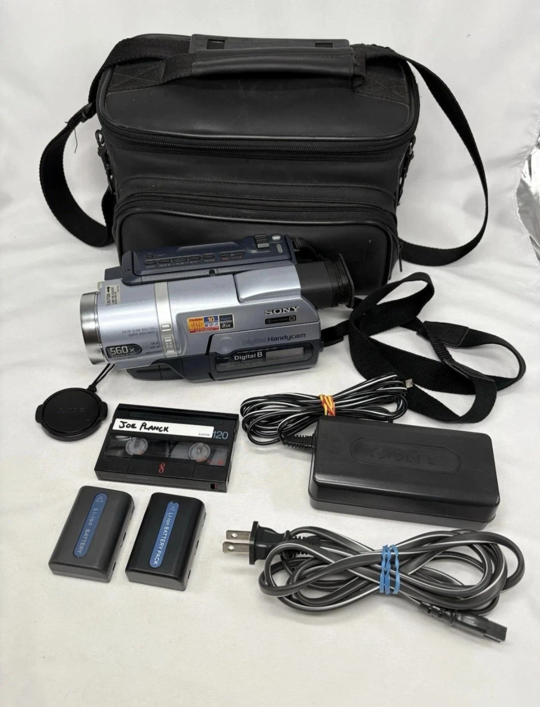 Sony Handycam DCR-TRV140  Digital Camcorder Bundle - Working night shot A+