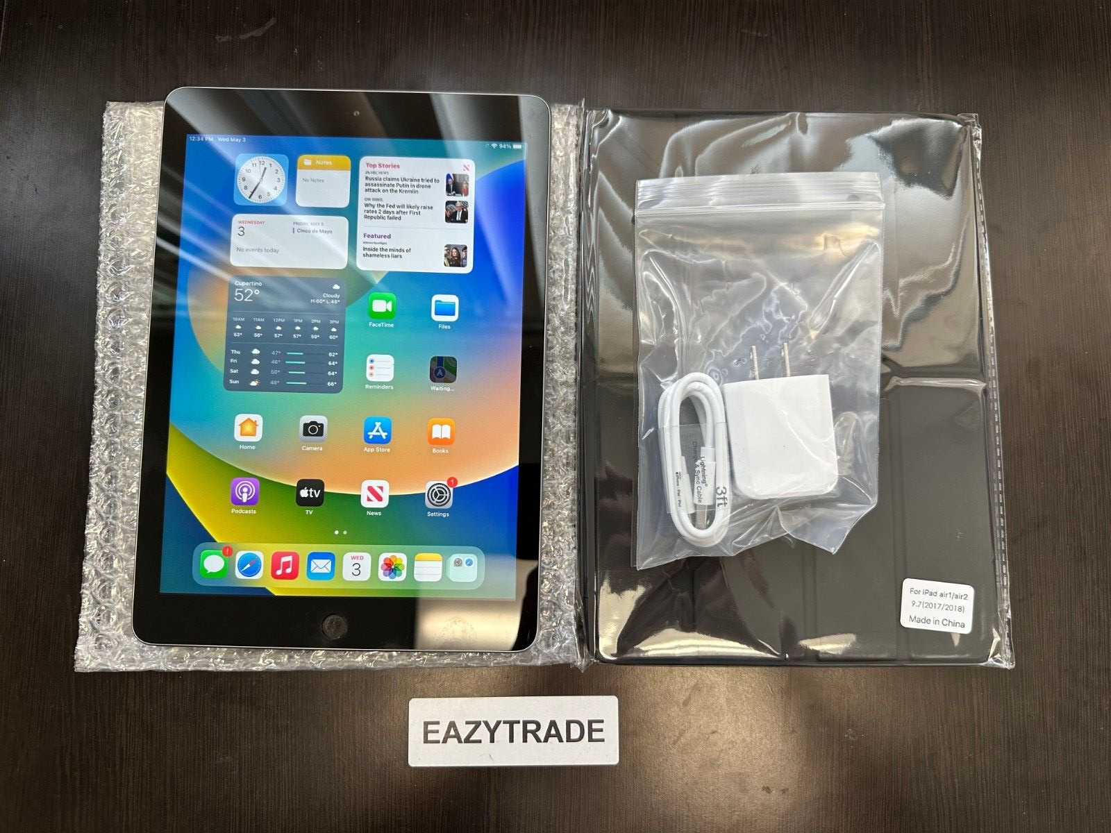 Apple iPad 6th Gen 128GB  9.7 in - Bundle - Daily Deal