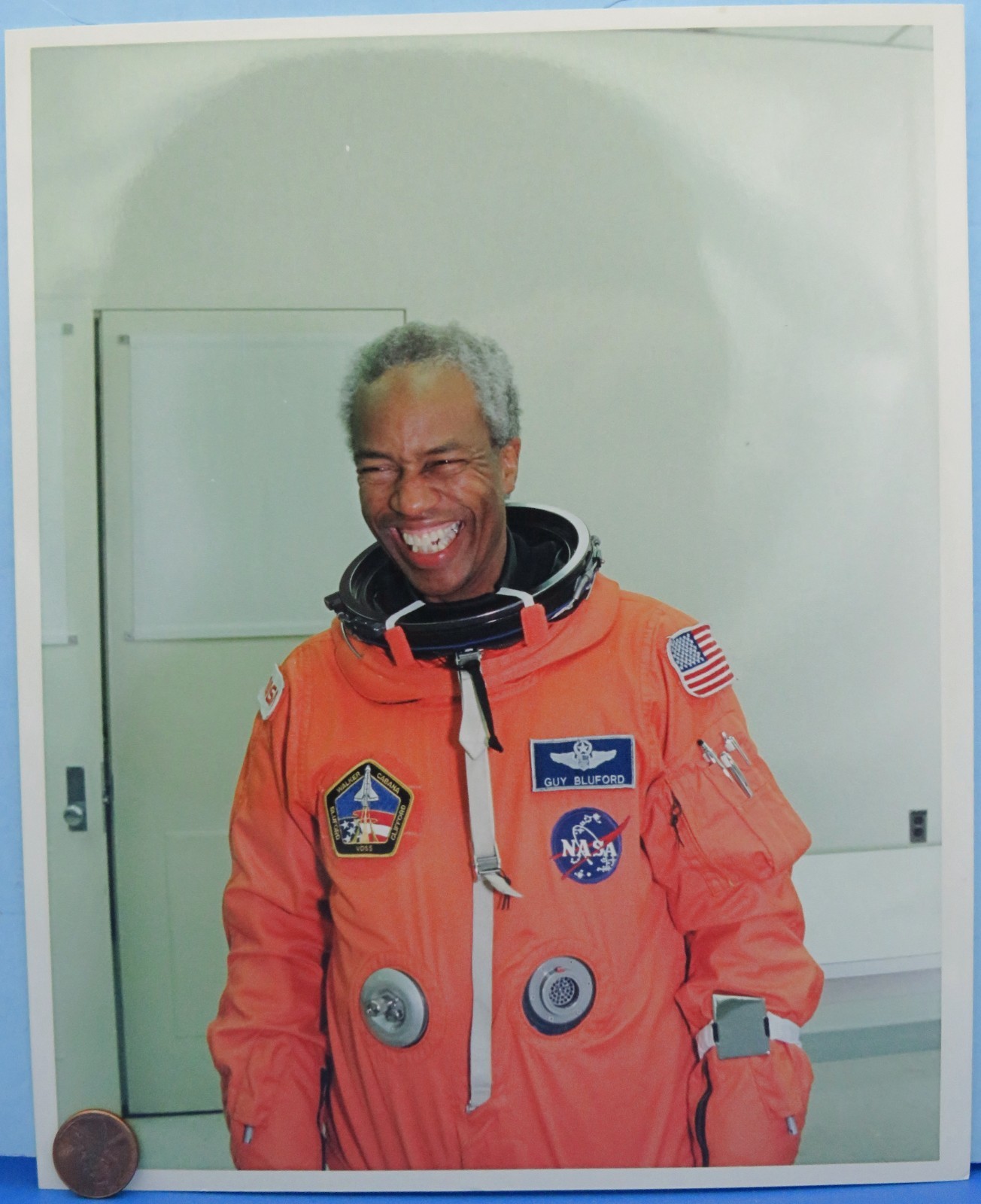 NASA PRESS PHOTO vtg STS-53 Shuttle DISCOVERY Astronaut BLUFORD at Ease SUIT UP