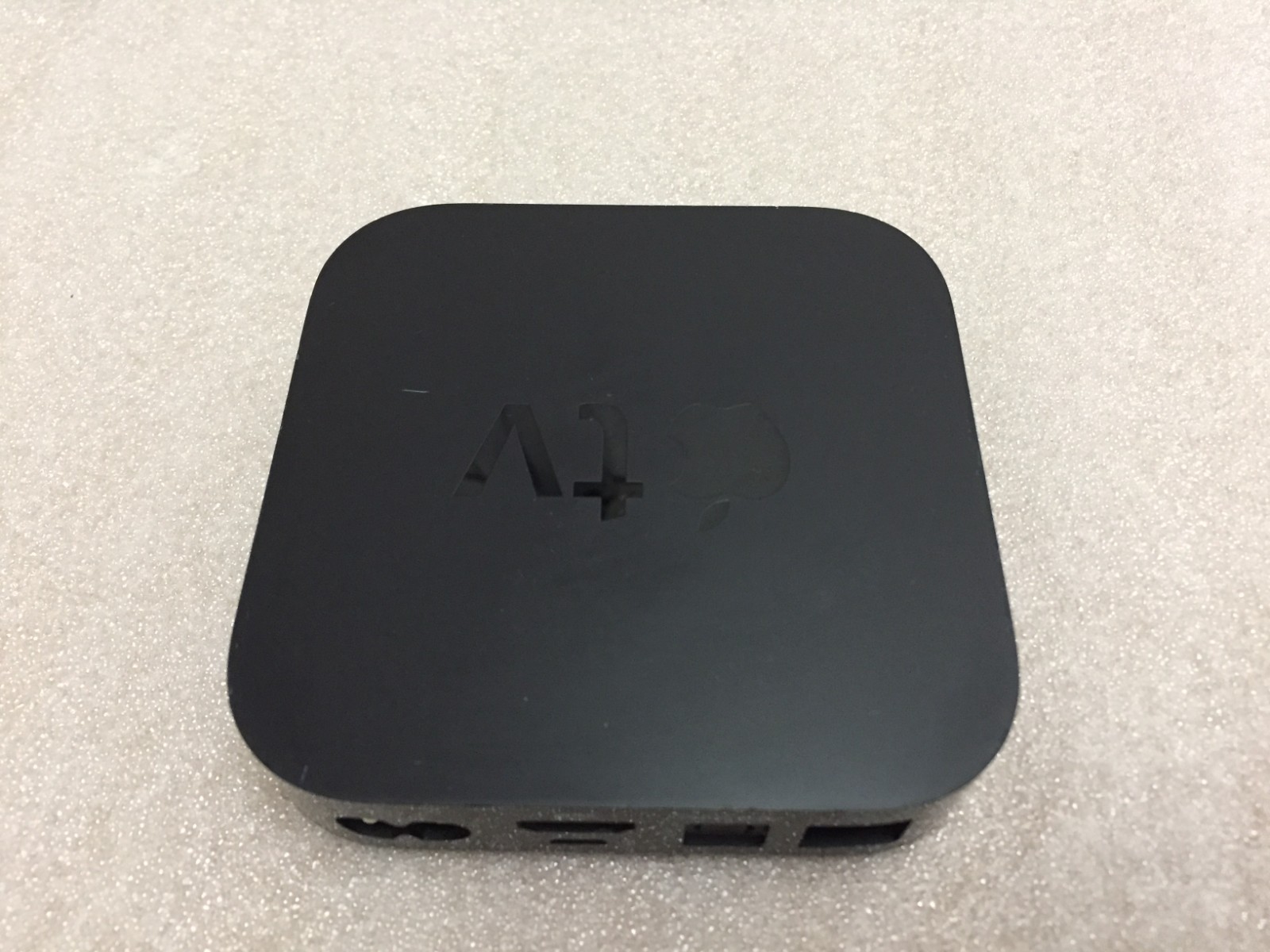 Apple TV 3rd Gen Digital HD Media Streamer A1469 - Unit Only