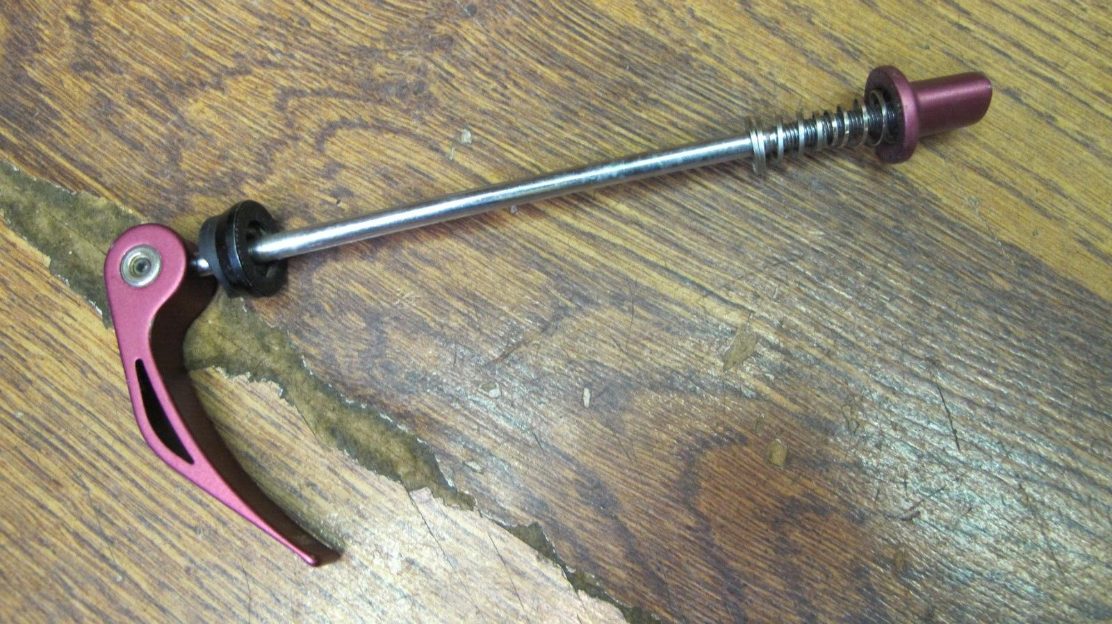 VINTAGE ROLF QUICK RELEASE FRONT WHEEL SKEWER - RED