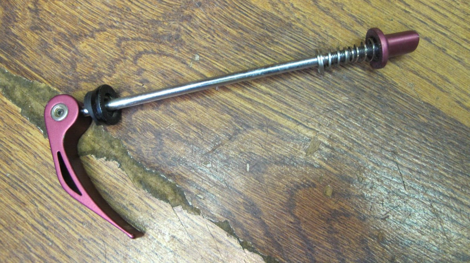 VINTAGE ROLF QUICK RELEASE FRONT WHEEL SKEWER - RED