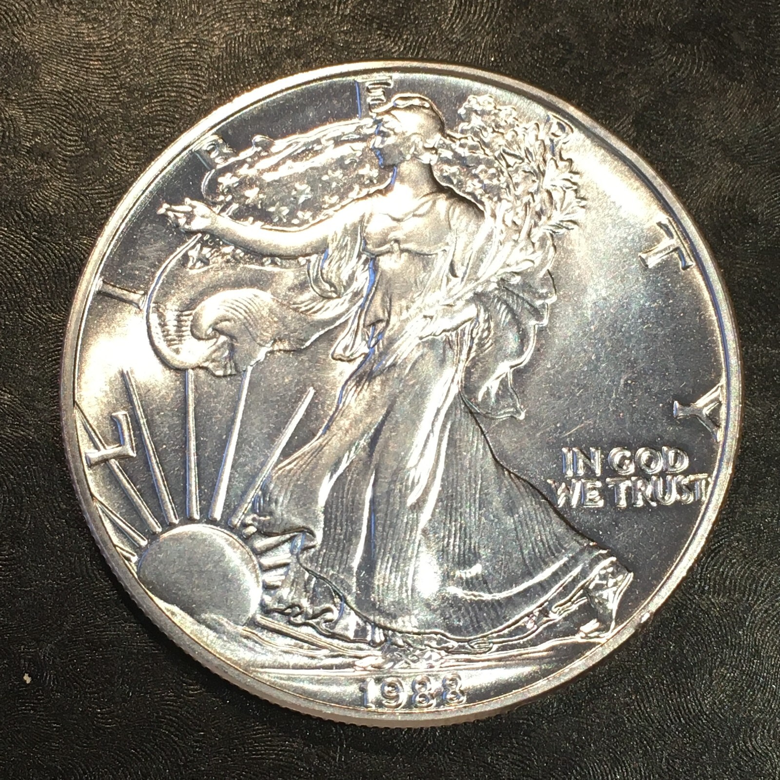 1988 Uncirculated American Silver Eagle US Mint Issue 1oz Pure Silver #o041