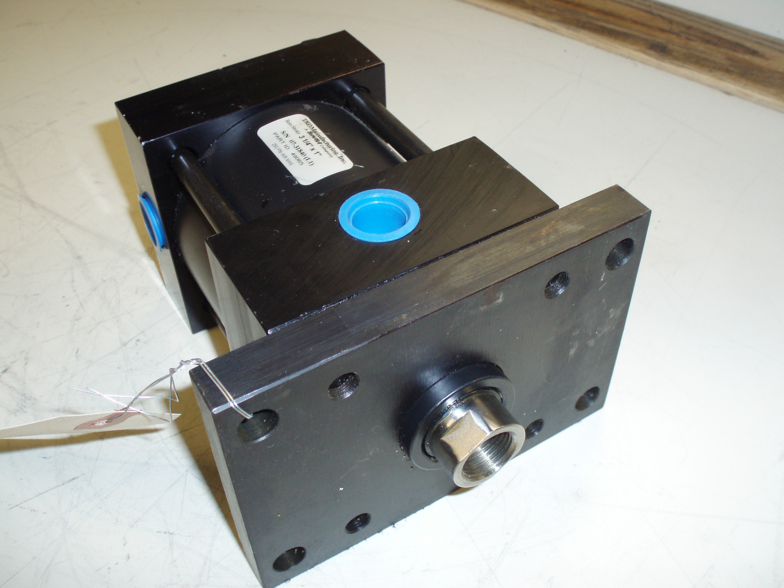 TRD MFG. PNEUMATIC CYLINDER  P/N 49065   1" STROKE   NEW