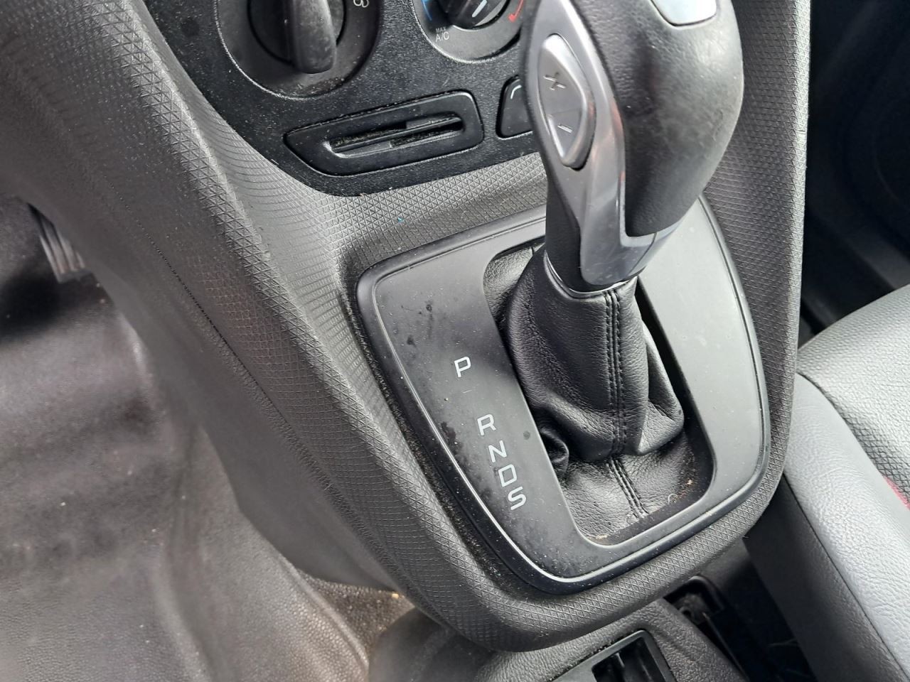 TRANSCNCT 2016 Glove Box 4889629