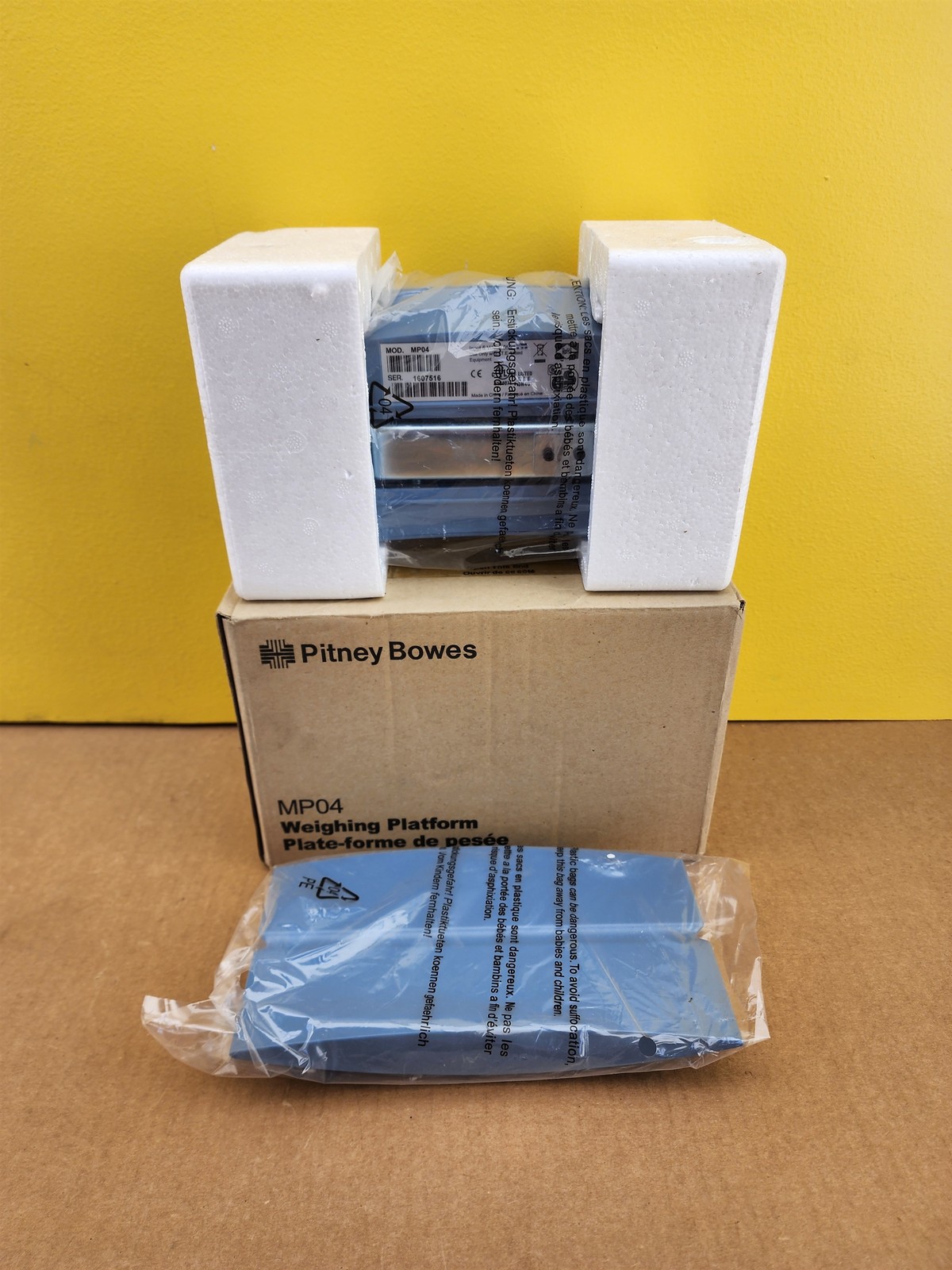NEW Pitney Bowes MP04 Postal Scale Weighing Platform