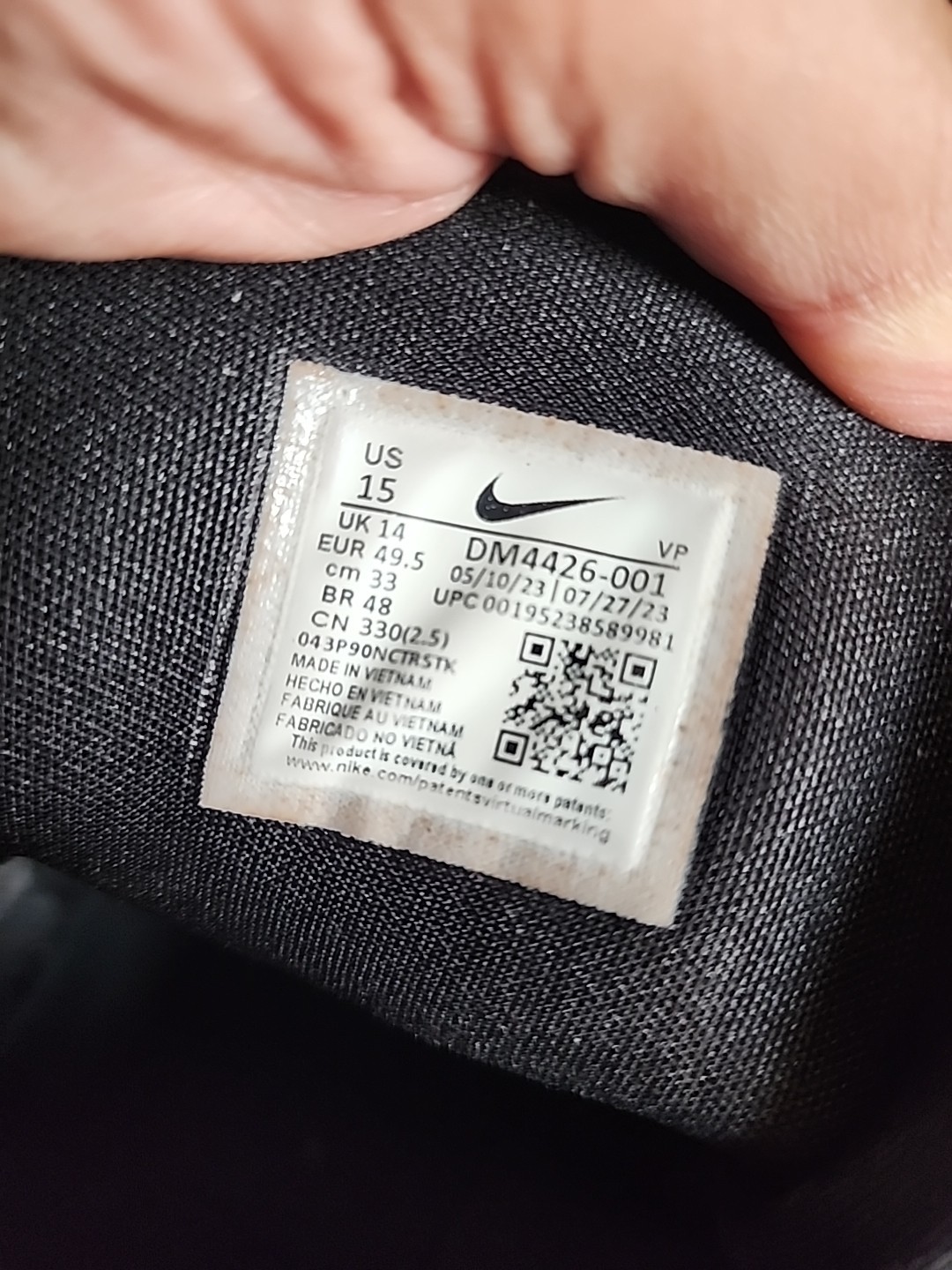 Black Nike Cos.ic. Sz 15