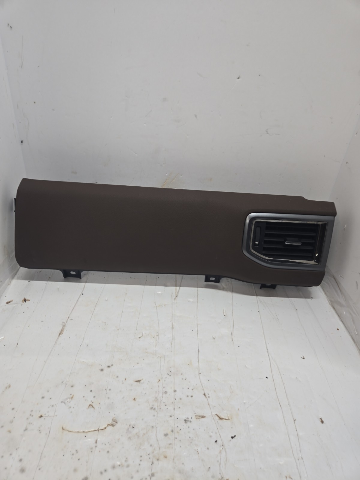2016 - 2021 NISSAN TITAN XD DASH RIGHT TRIM W/ GRILLE 68134EZ00A OEM BROWN_P