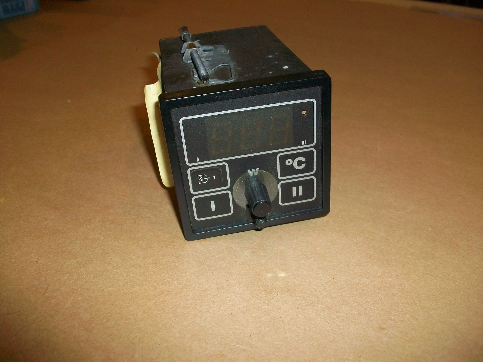 Elotech Temperature Controller R1020      PT100      0-600 c       115 / 230VAC