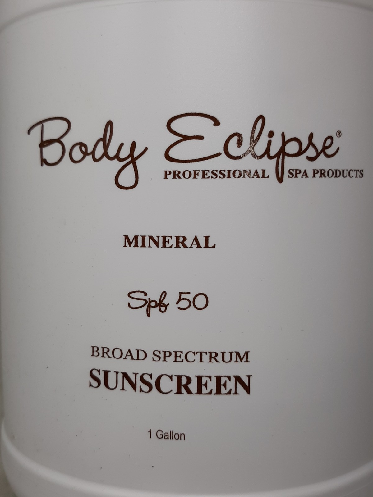 Body Eclipse SPF50 Mineral Broad Spectrum Sunscreen 1 Gallon – Professional Spa