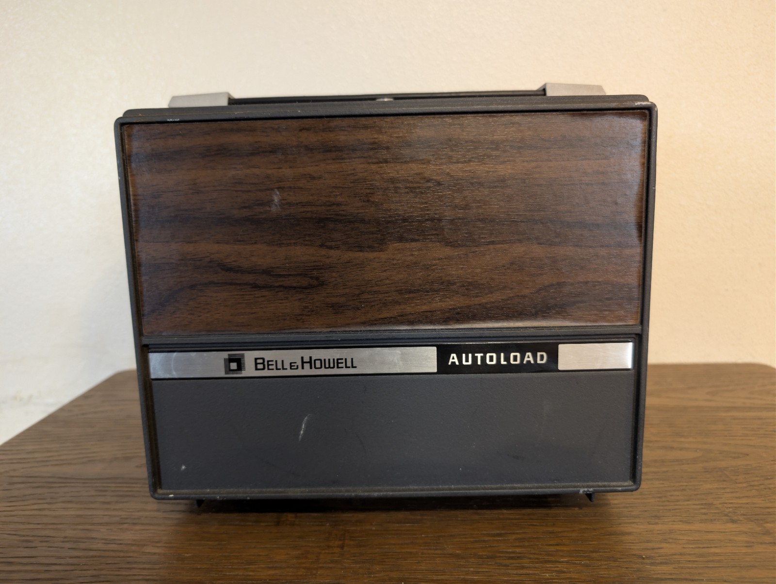 Bell & Howell Autoload 462A 8mm Motion Picture Film Projector Works