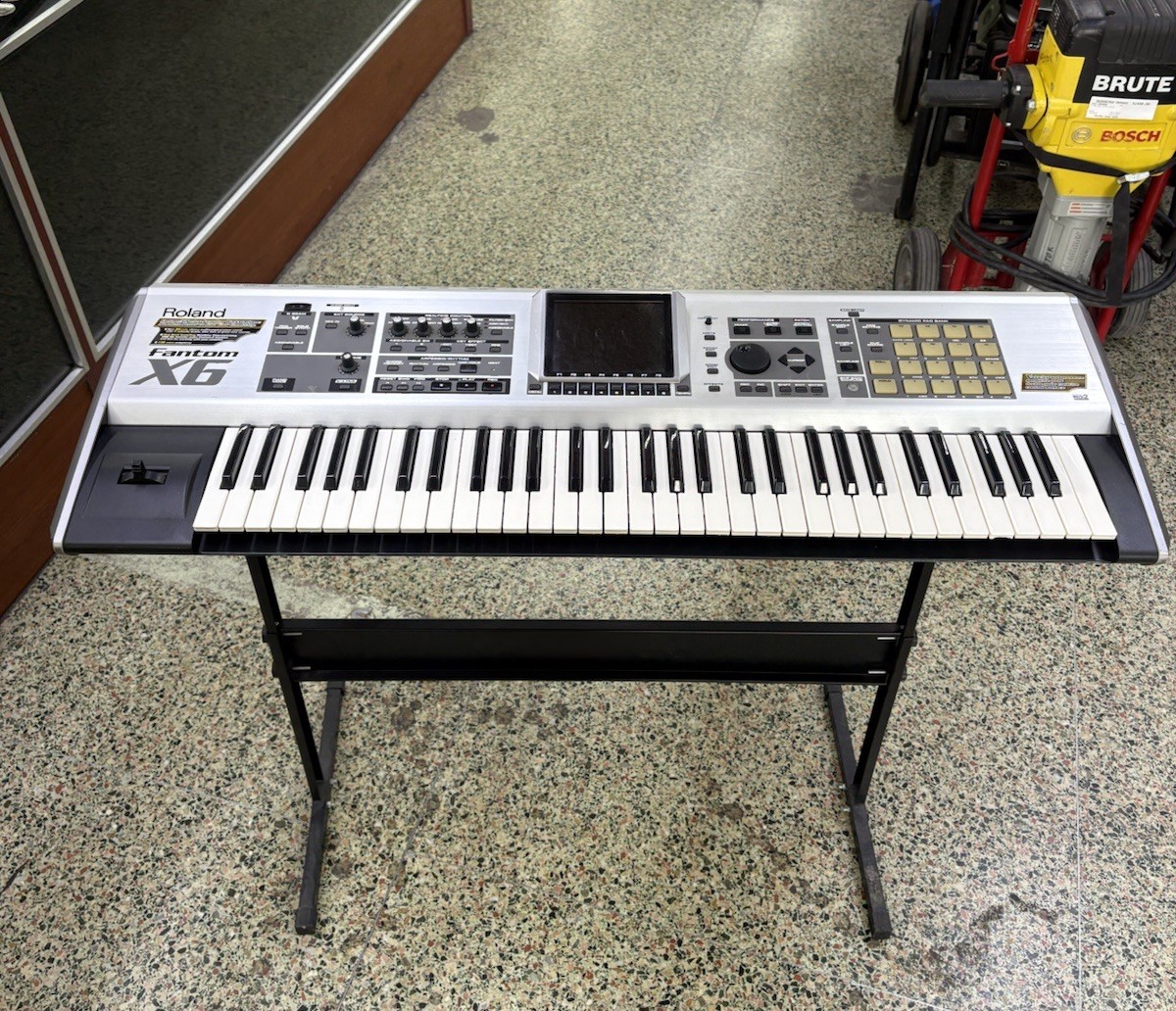 Roland Fantom-X6 Keyboard Synthesizer