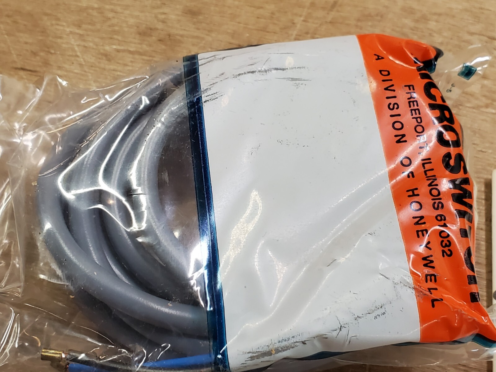 Honeywell Micro Switch 923AA2W-A7T Proximity Sensor, New in box