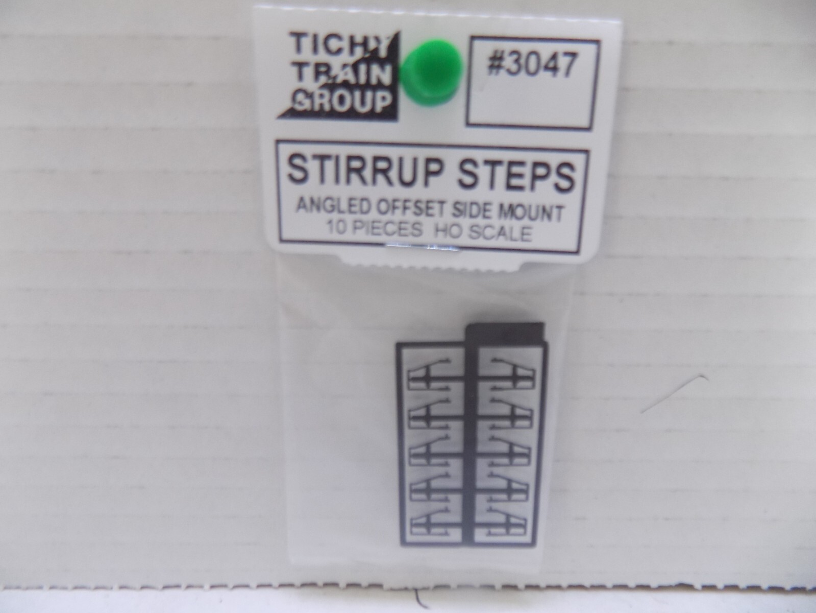 STIRRUP STEPS ANGLED OFFSET SIDE MOUNT #3047 BY T.T.G. 10 PKG. PLASTIC NIB